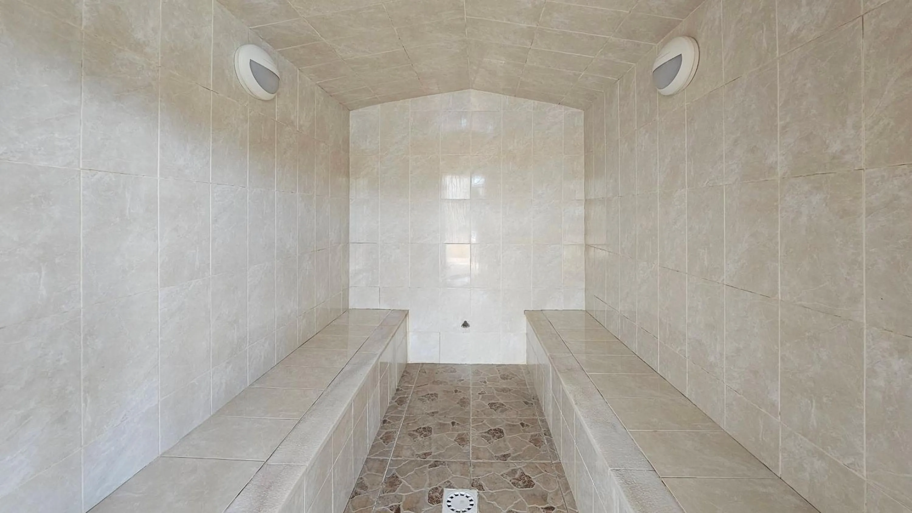 Steam room in Browns Sports Resort