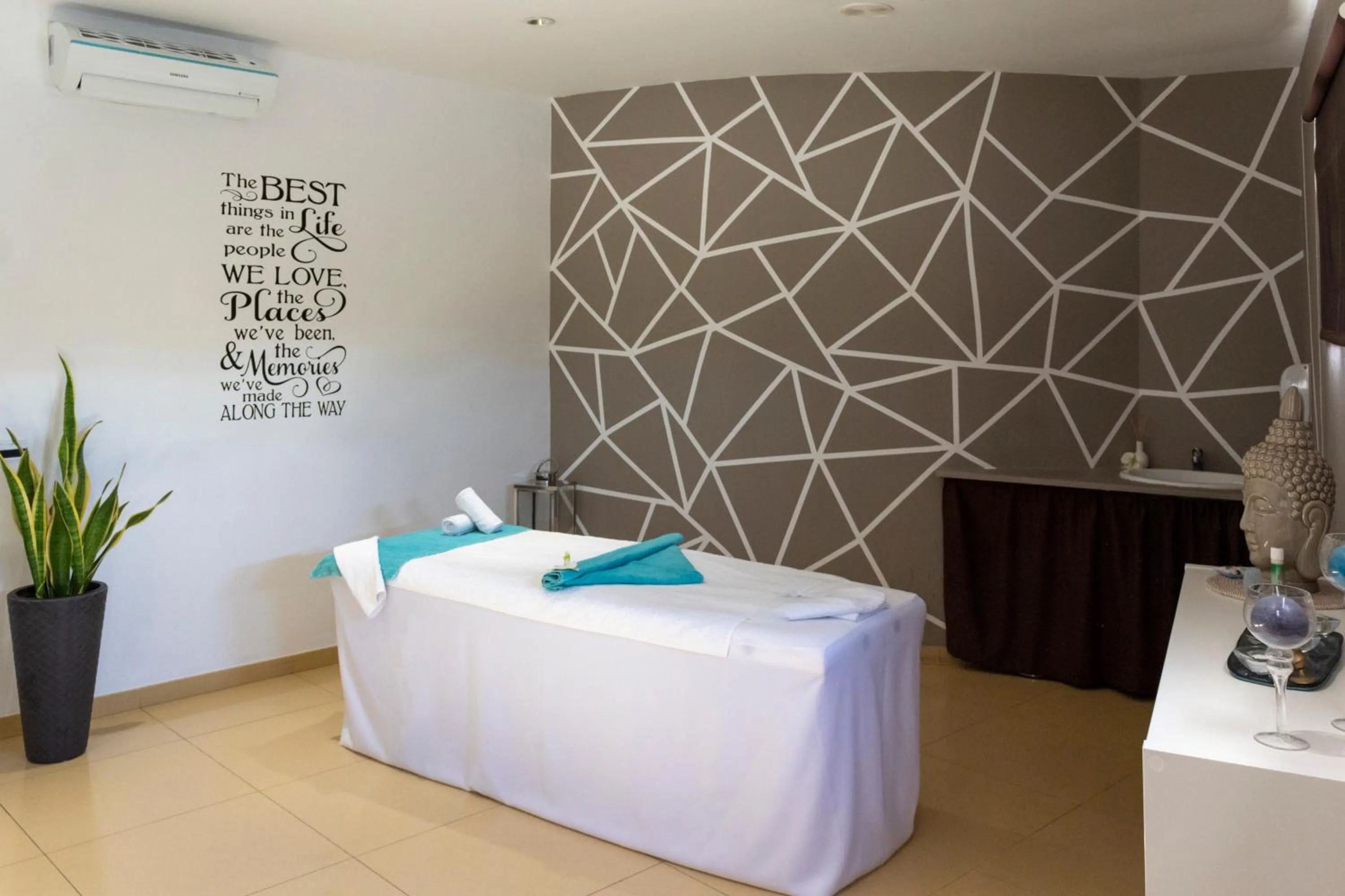 Massage, Bed in Browns Sports Resort