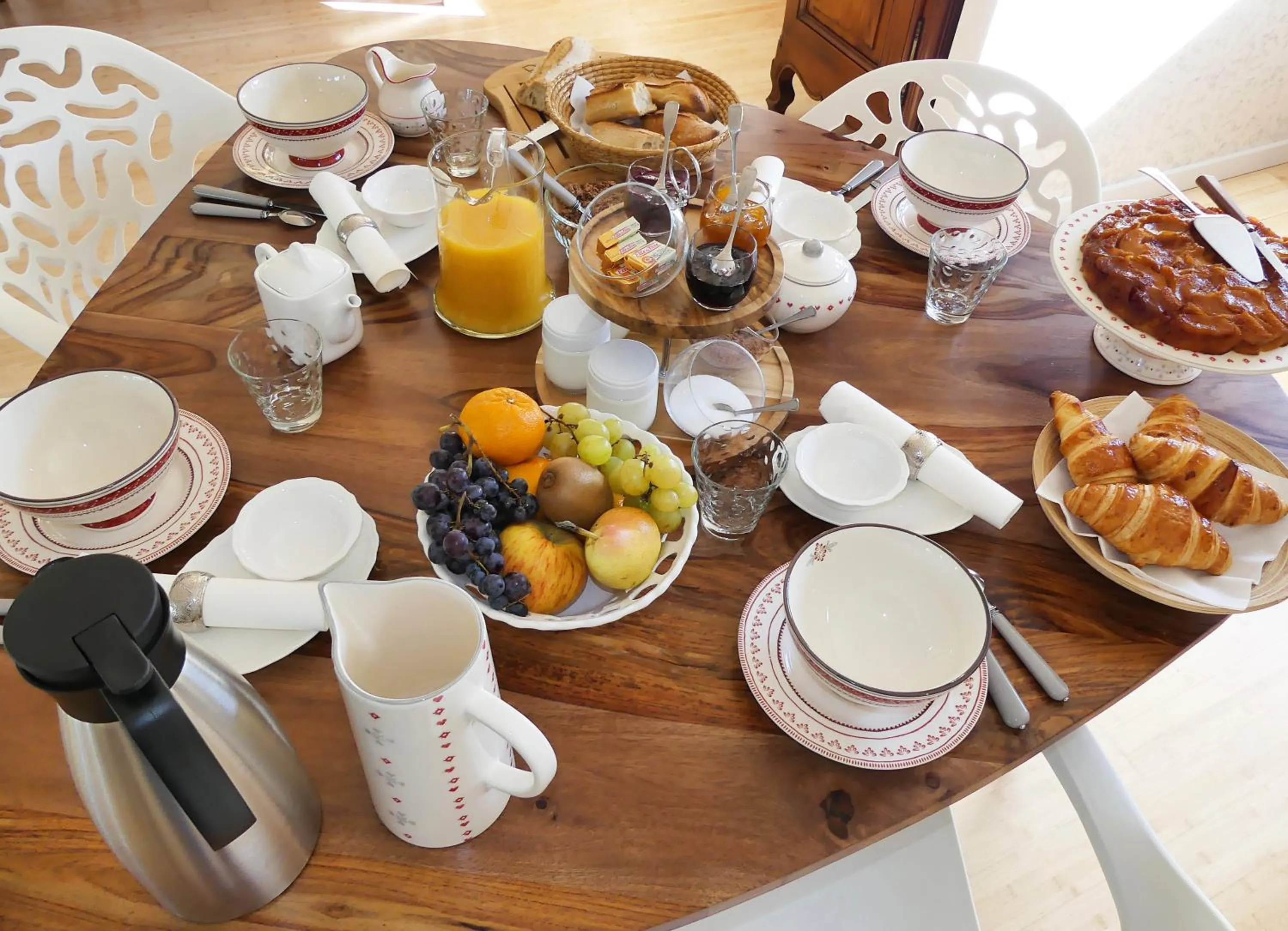 Continental breakfast in Les Ambaciales