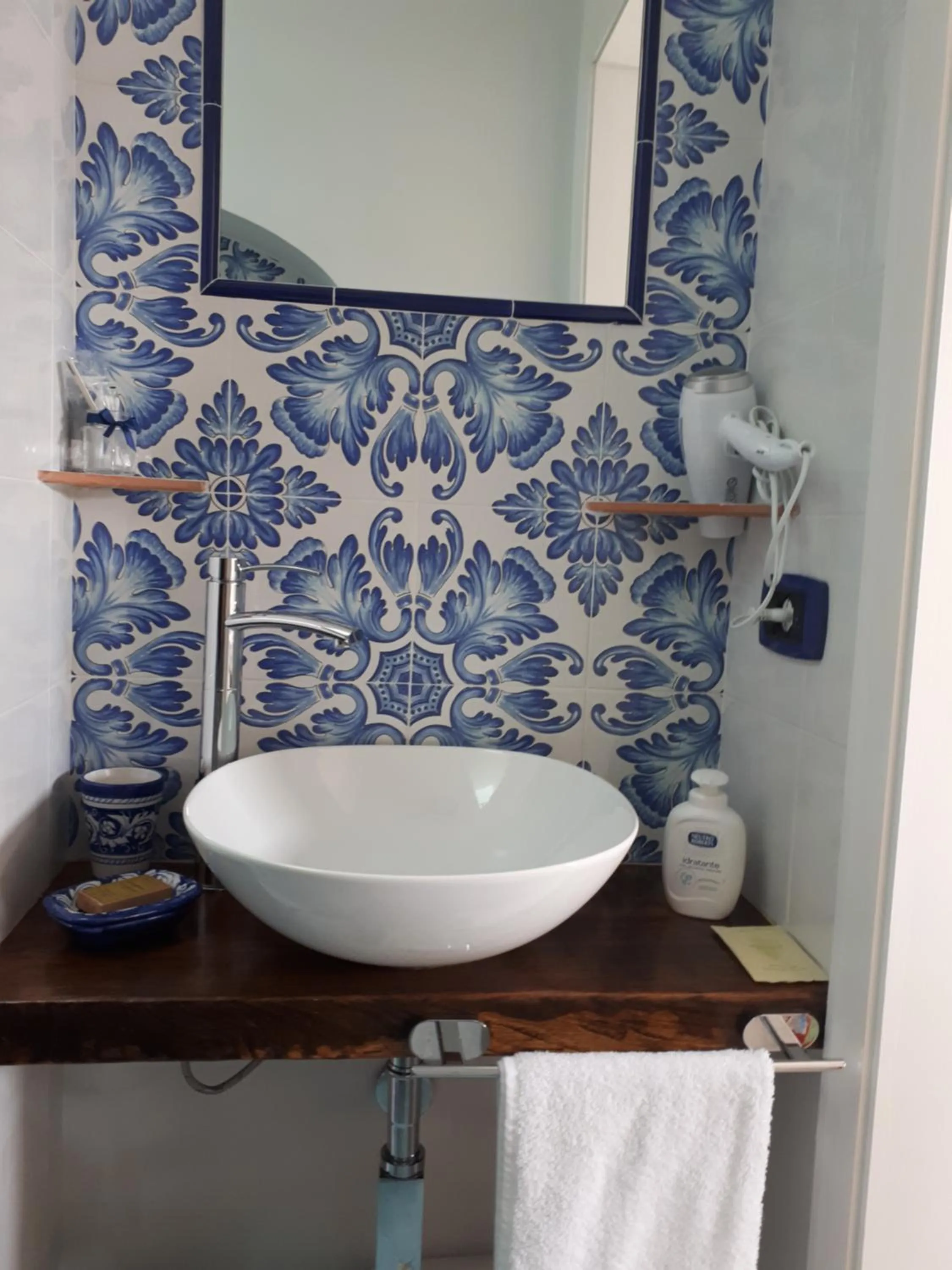 Bathroom in Hill Valley View