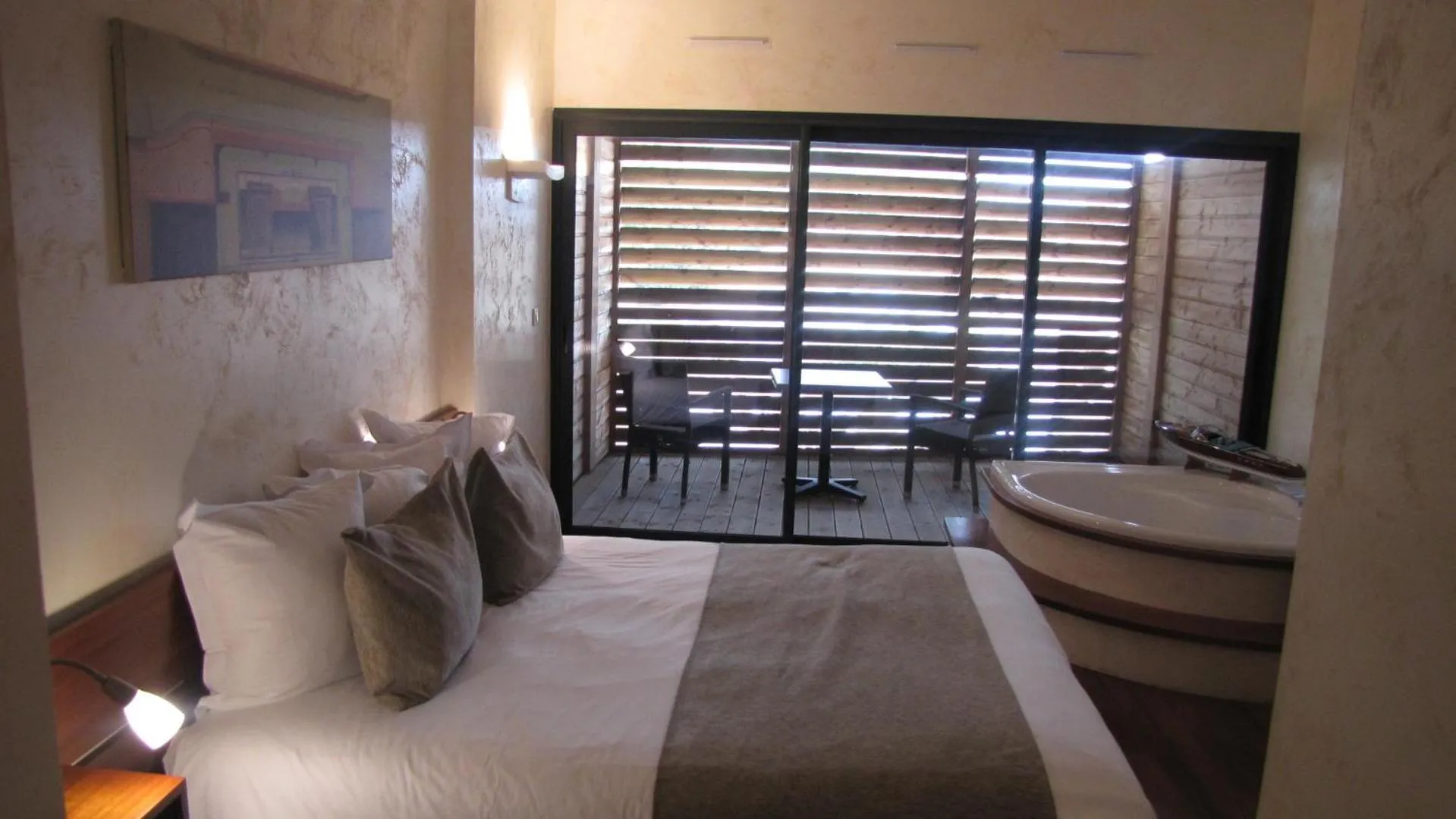 Day, Bed in Ile du Gua Suites