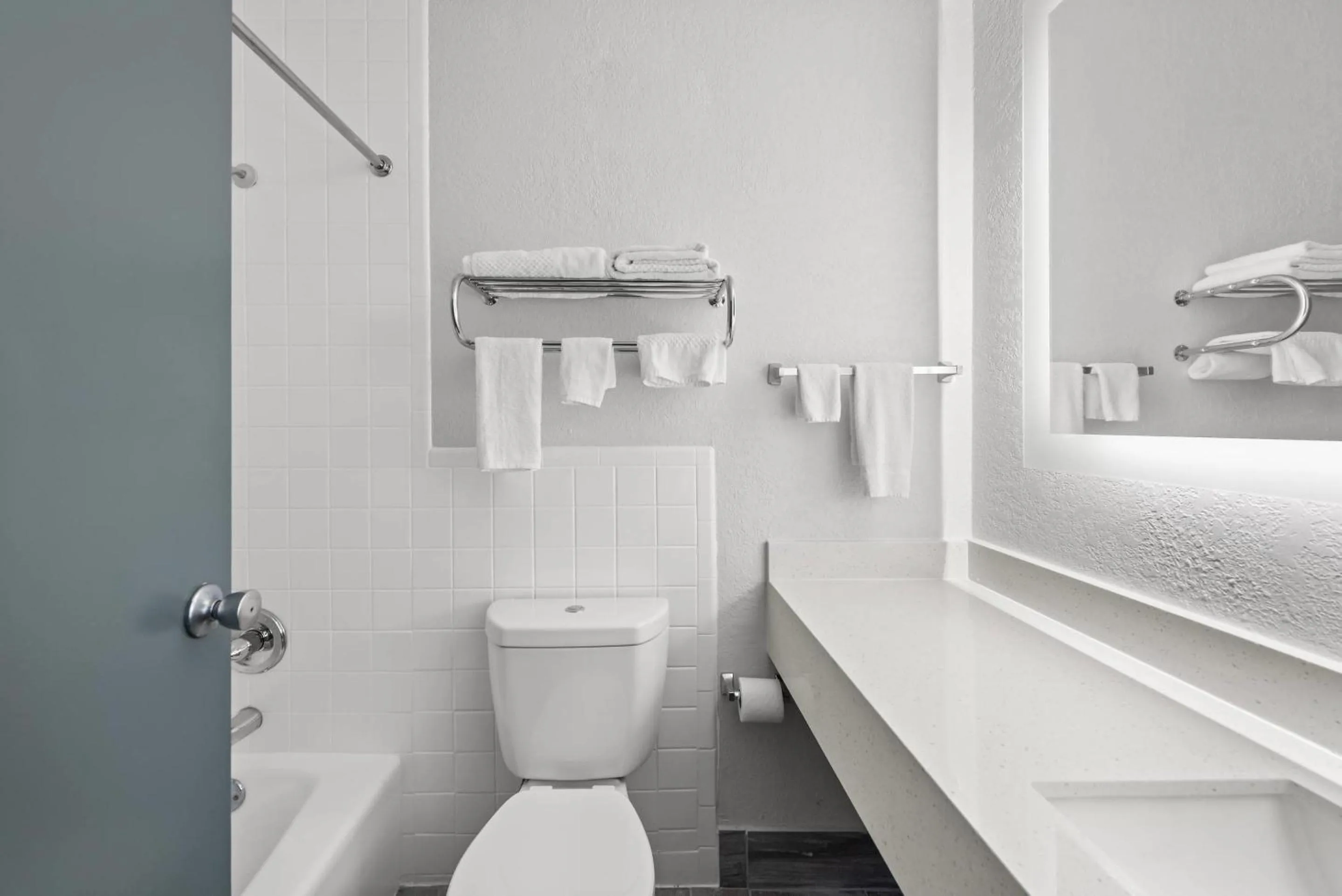 Bathroom in Suburban Studios Fairborn - Dayton