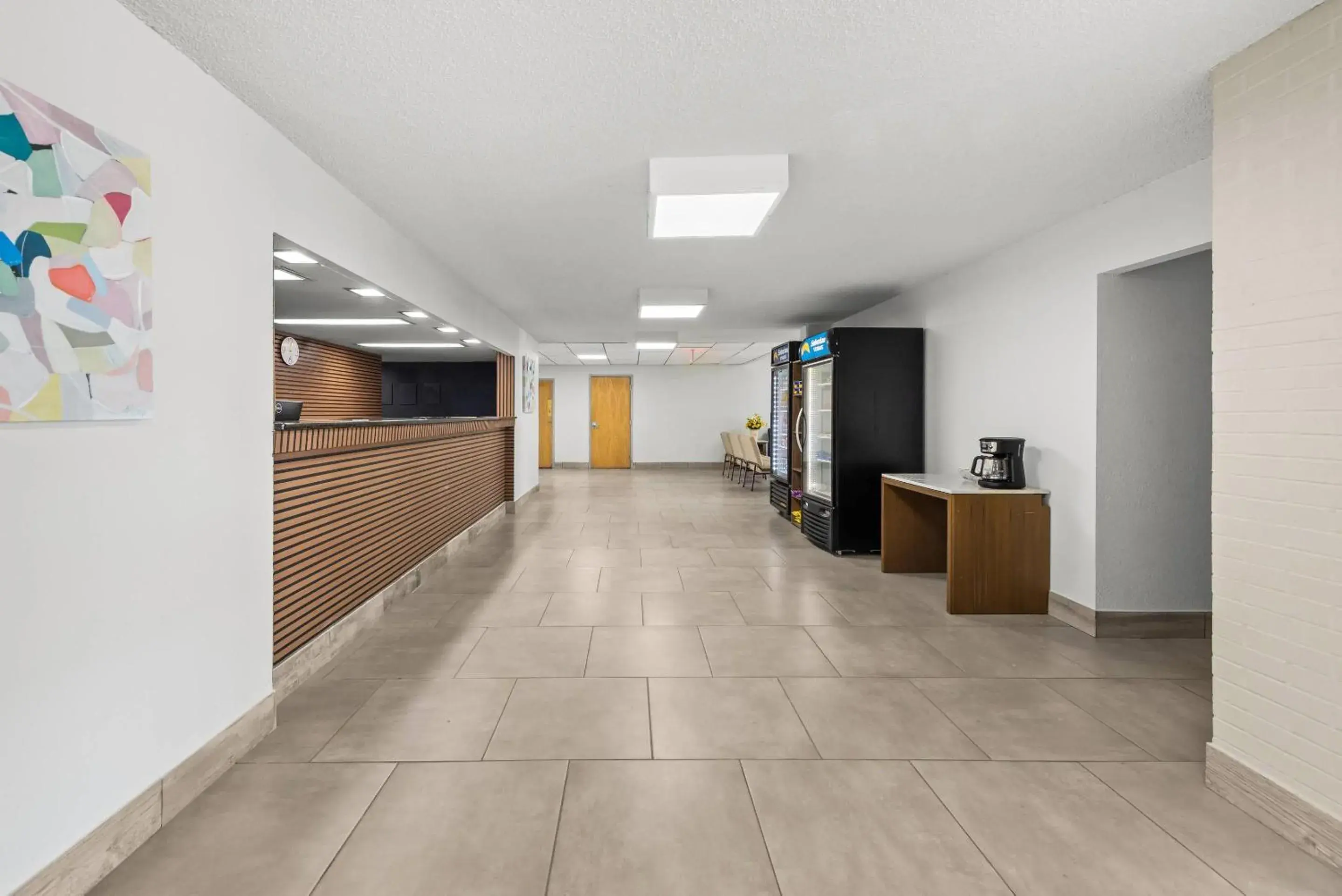 Lobby or reception in Suburban Studios Fairborn - Dayton Lobby or reception in Suburban Studios Fairborn - Dayton