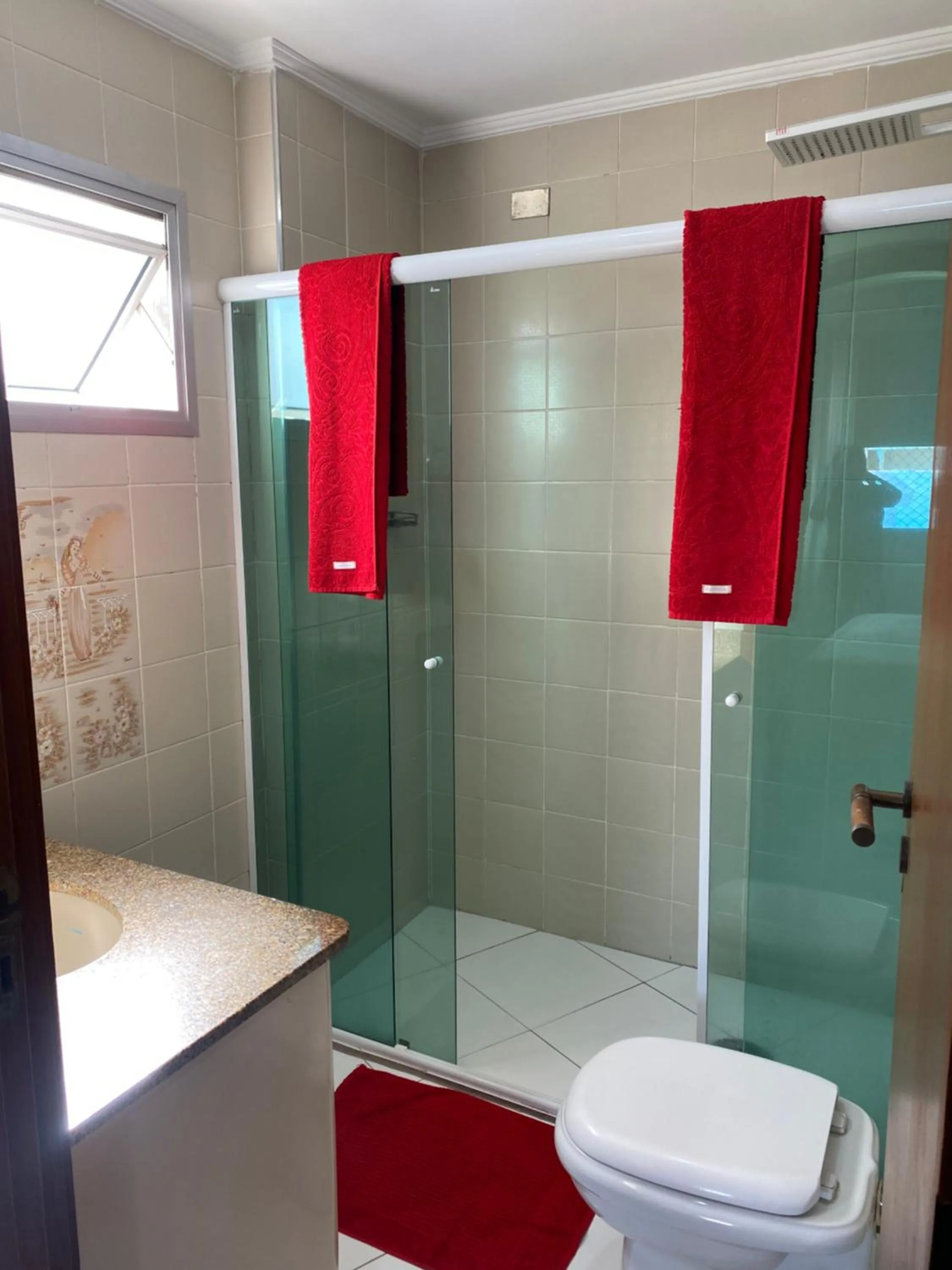 Bathroom in Apto praia do Tombo - Guarujá