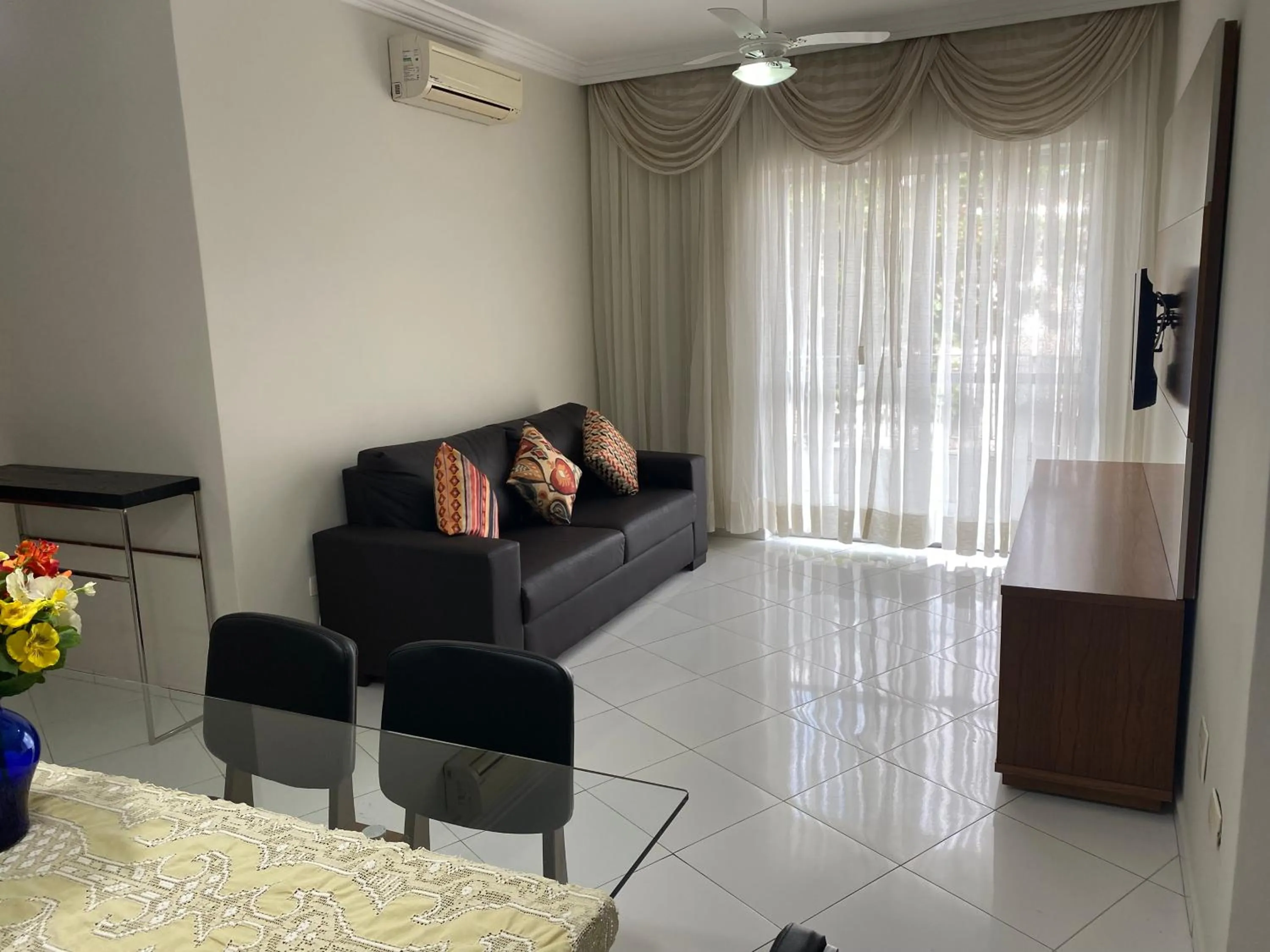 Living room in Apto praia do Tombo - Guarujá