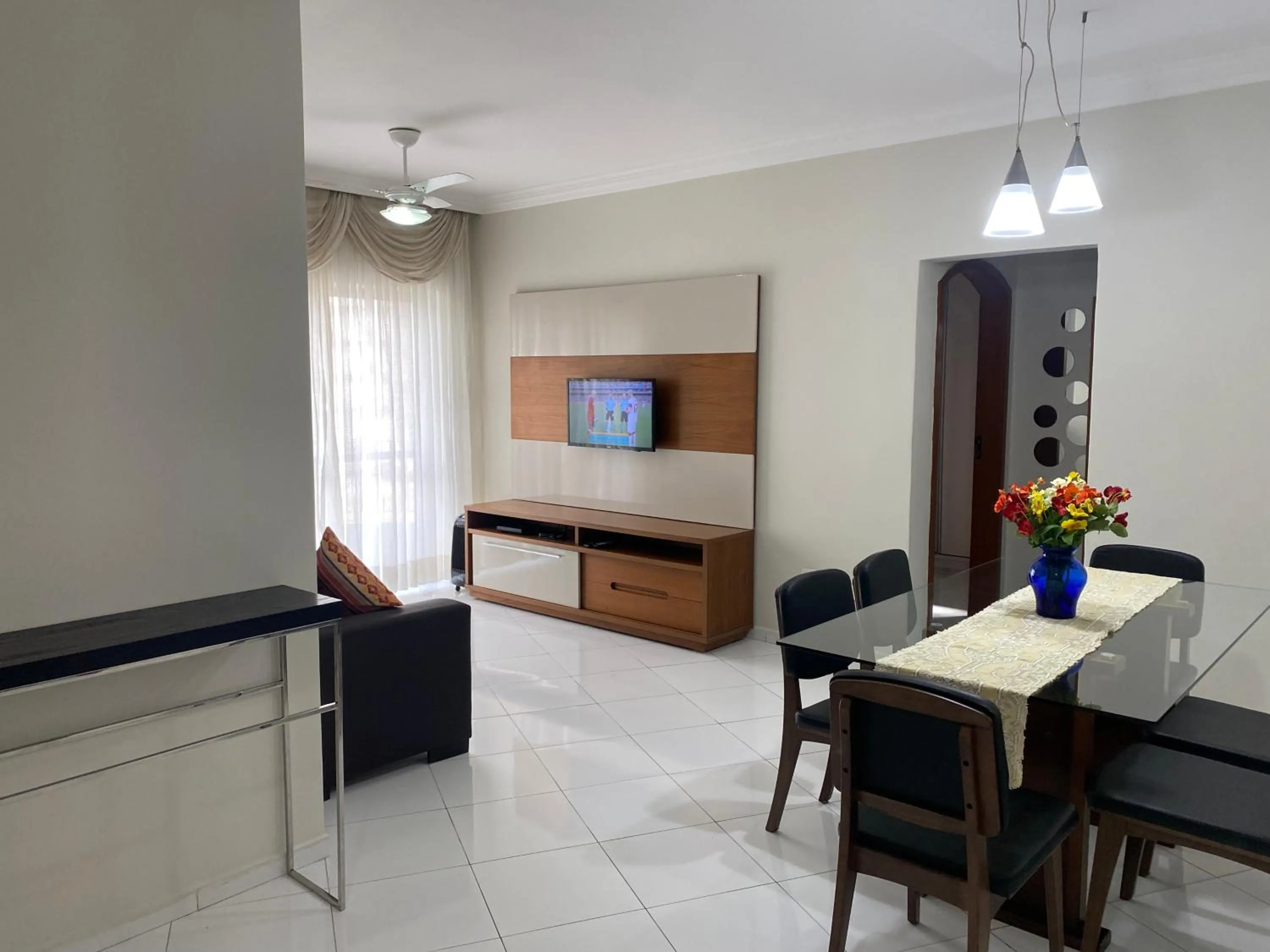 Living room in Apto praia do Tombo - Guarujá