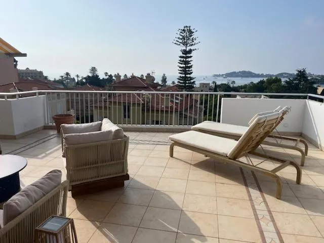 Patio in Résidence Carlton - Rénovée avec Piscine