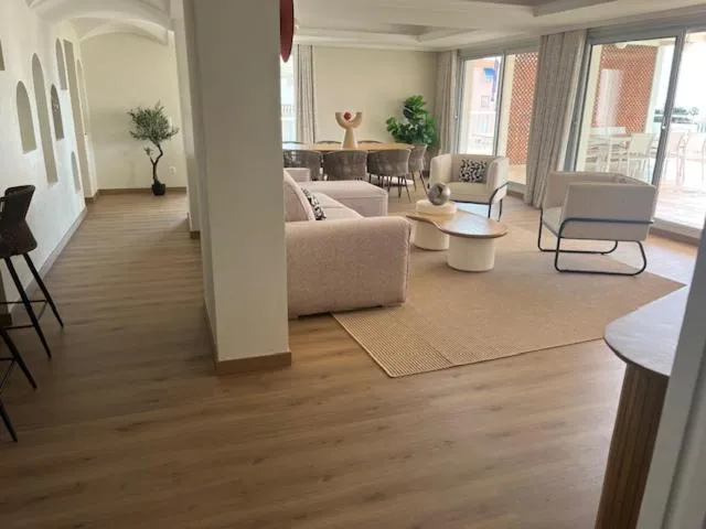 Living room in Résidence Carlton - Rénovée avec Piscine