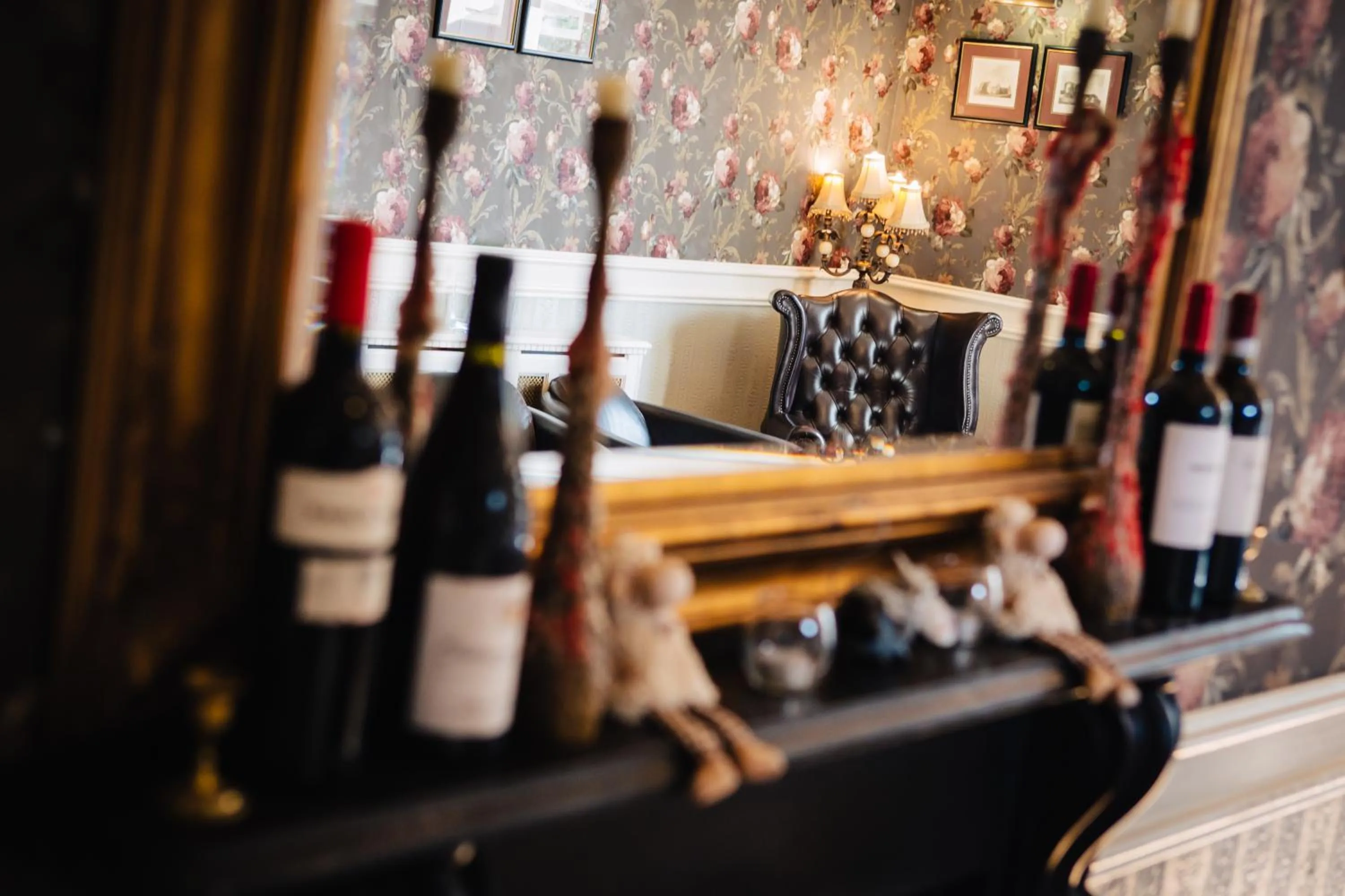 Communal lounge/ TV room in Gleeson's Restaurant & Rooms