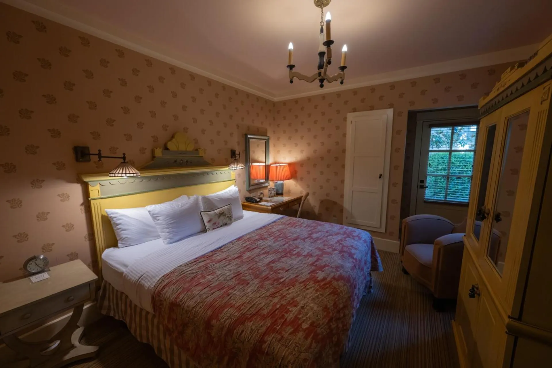 Bedroom, Bed in Tallman Hotel