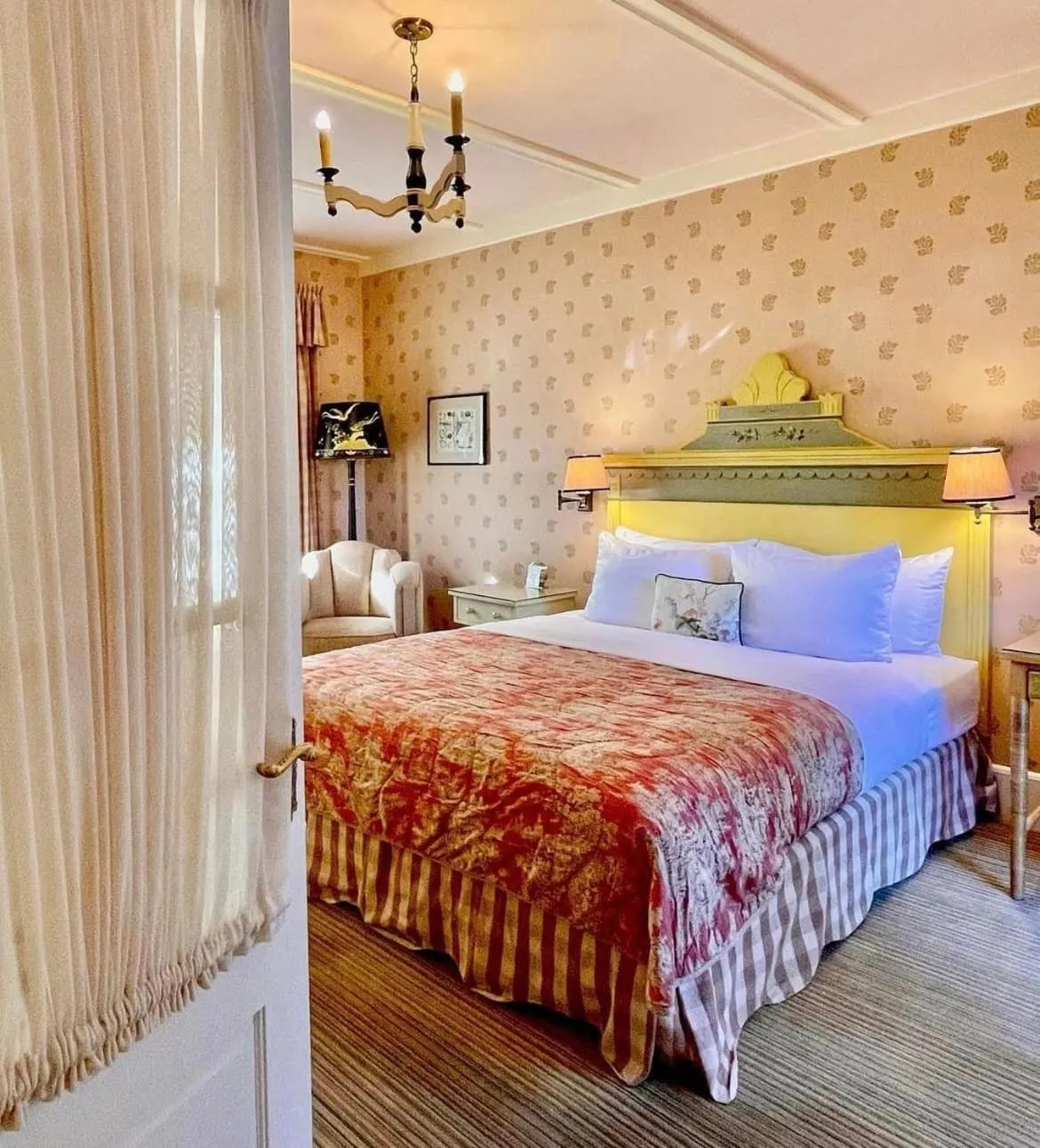 Bed in Tallman Hotel