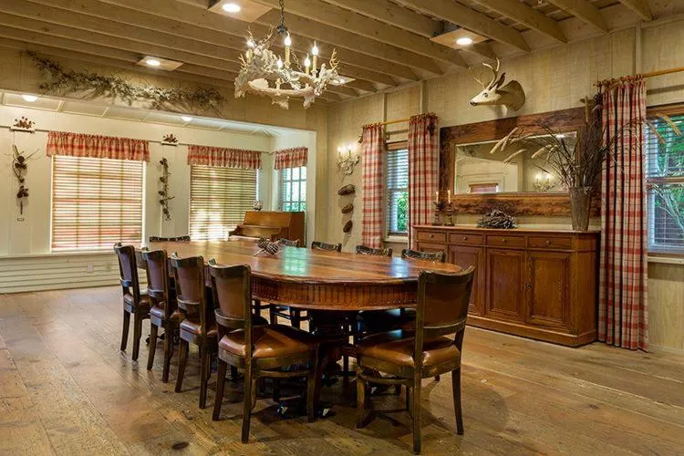 Property building in Tallman Hotel