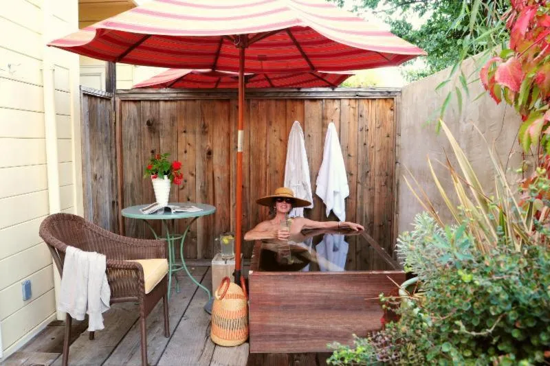 Hot Tub in Tallman Hotel