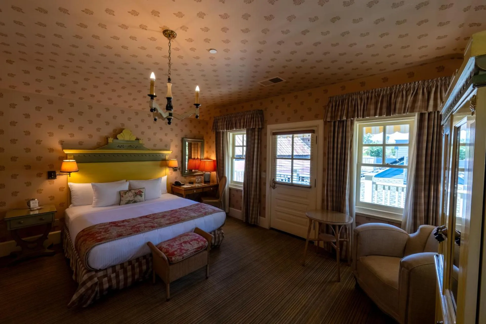 Bed in Tallman Hotel