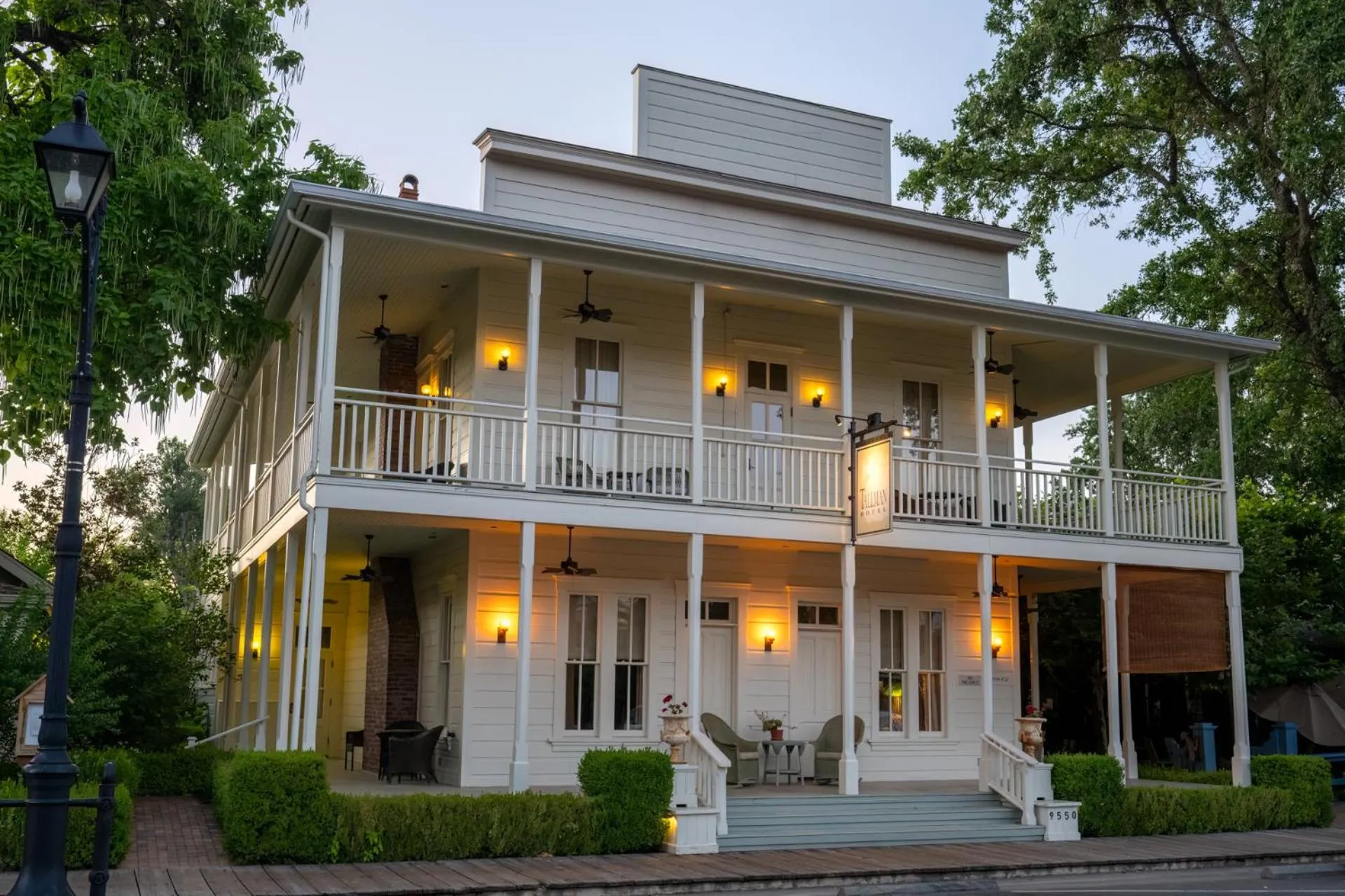 Property building in Tallman Hotel