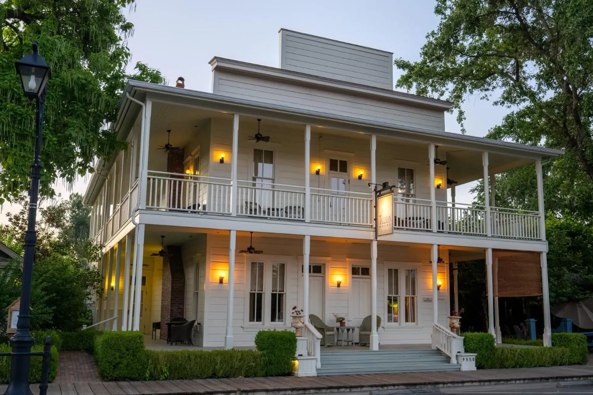 Property building in Tallman Hotel Property building in Tallman Hotel
