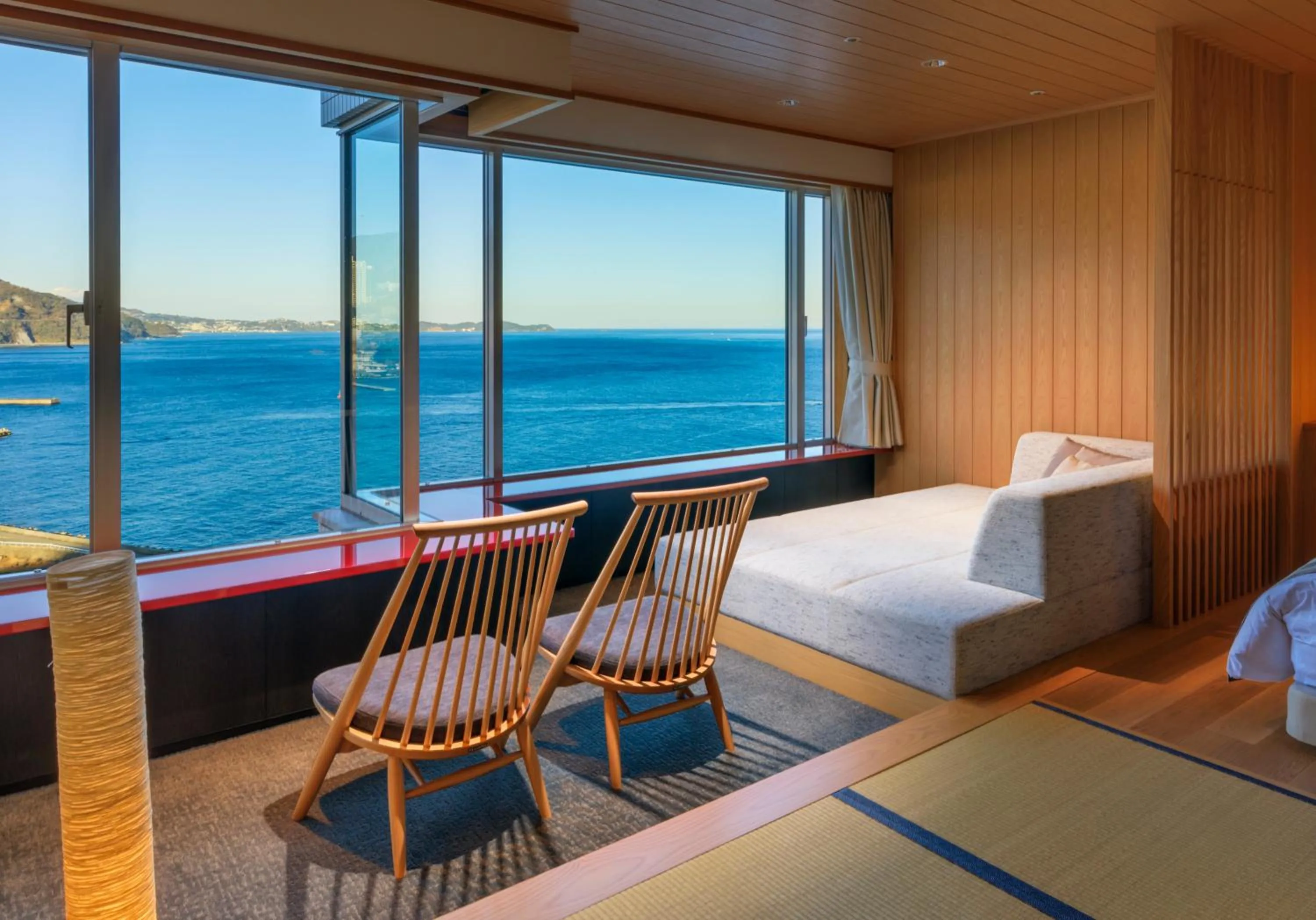 Photo of the whole room, Bed in Atami Korakuen Hotel