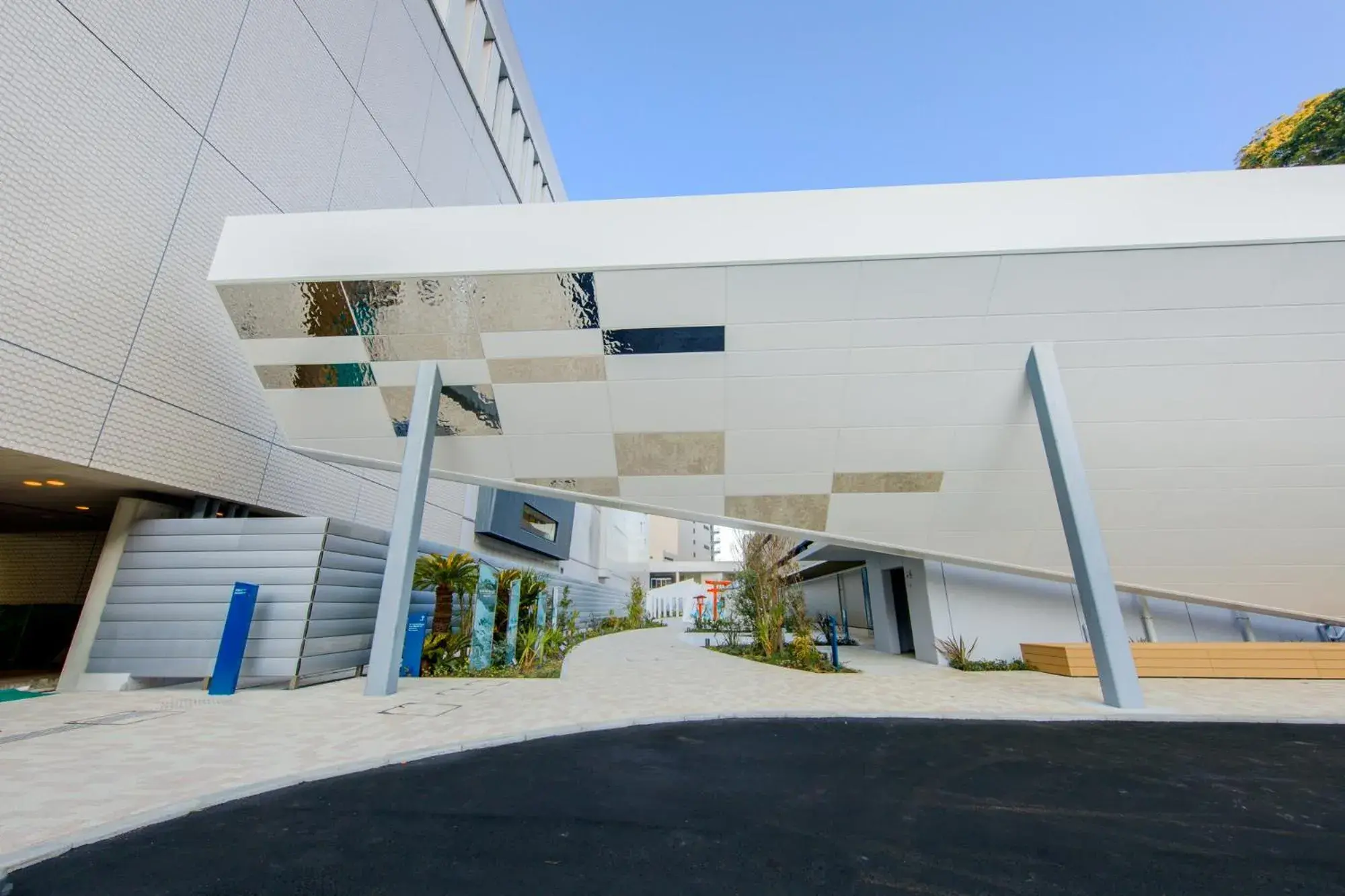 Facade/entrance in Atami Korakuen Hotel Facade/entrance in Atami Korakuen Hotel