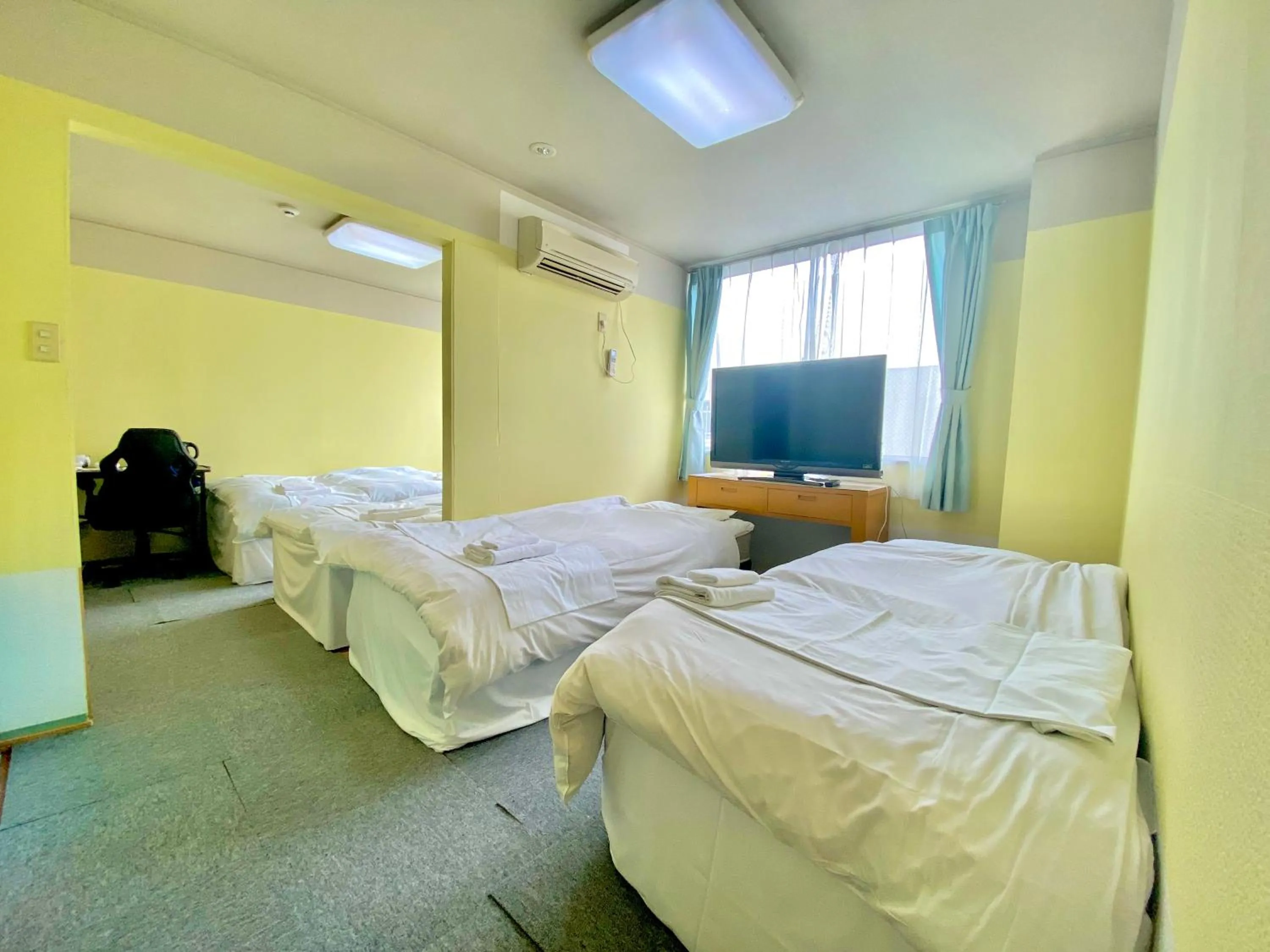 Bed in HendaKara Hotel