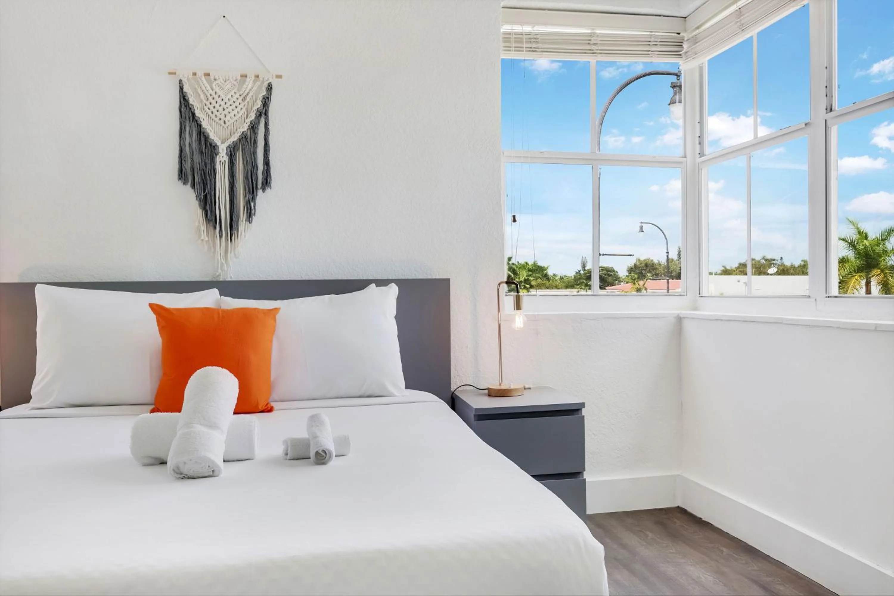 Bed in Treehouse Studio Hotel