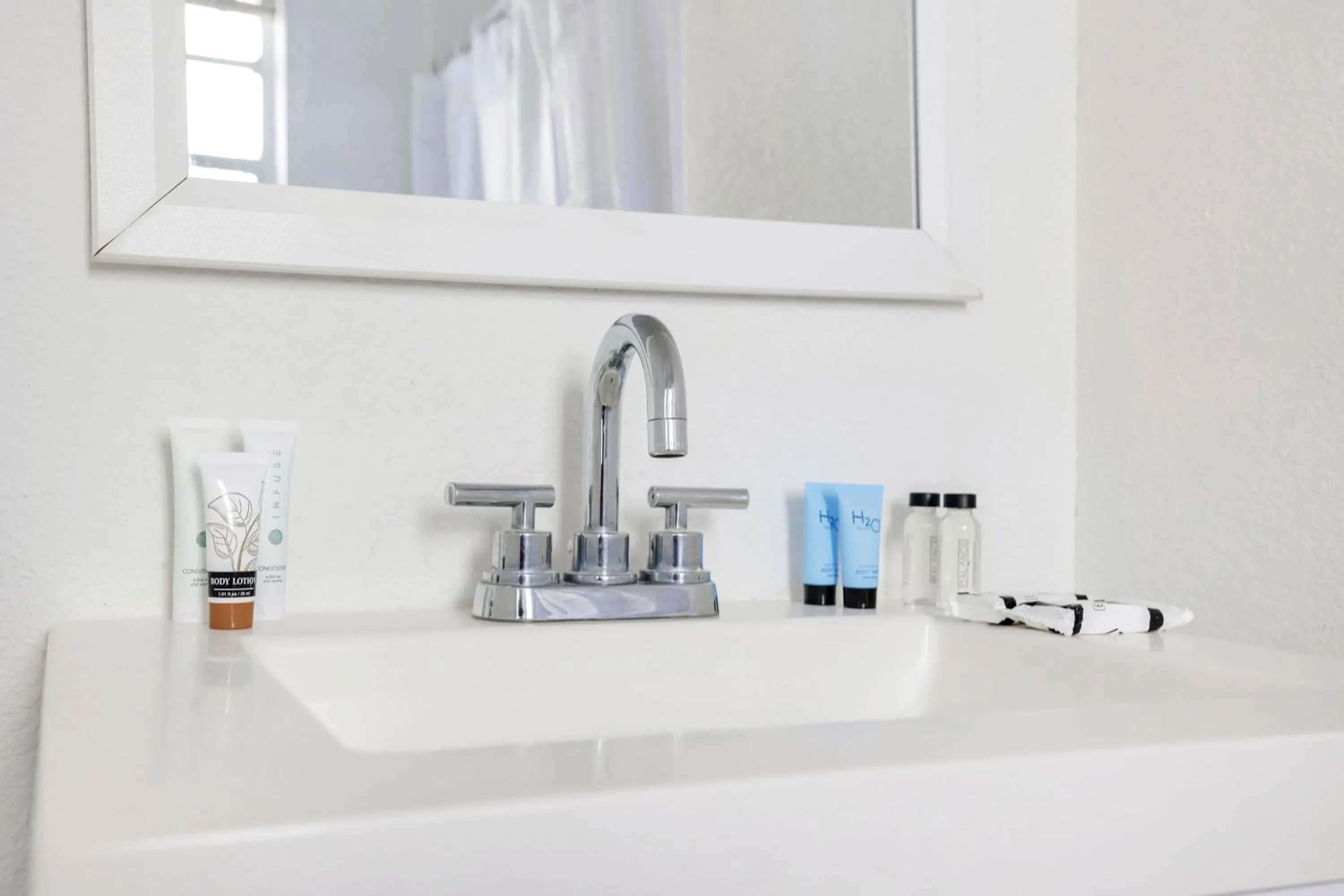 Bathroom in Treehouse Studio Hotel