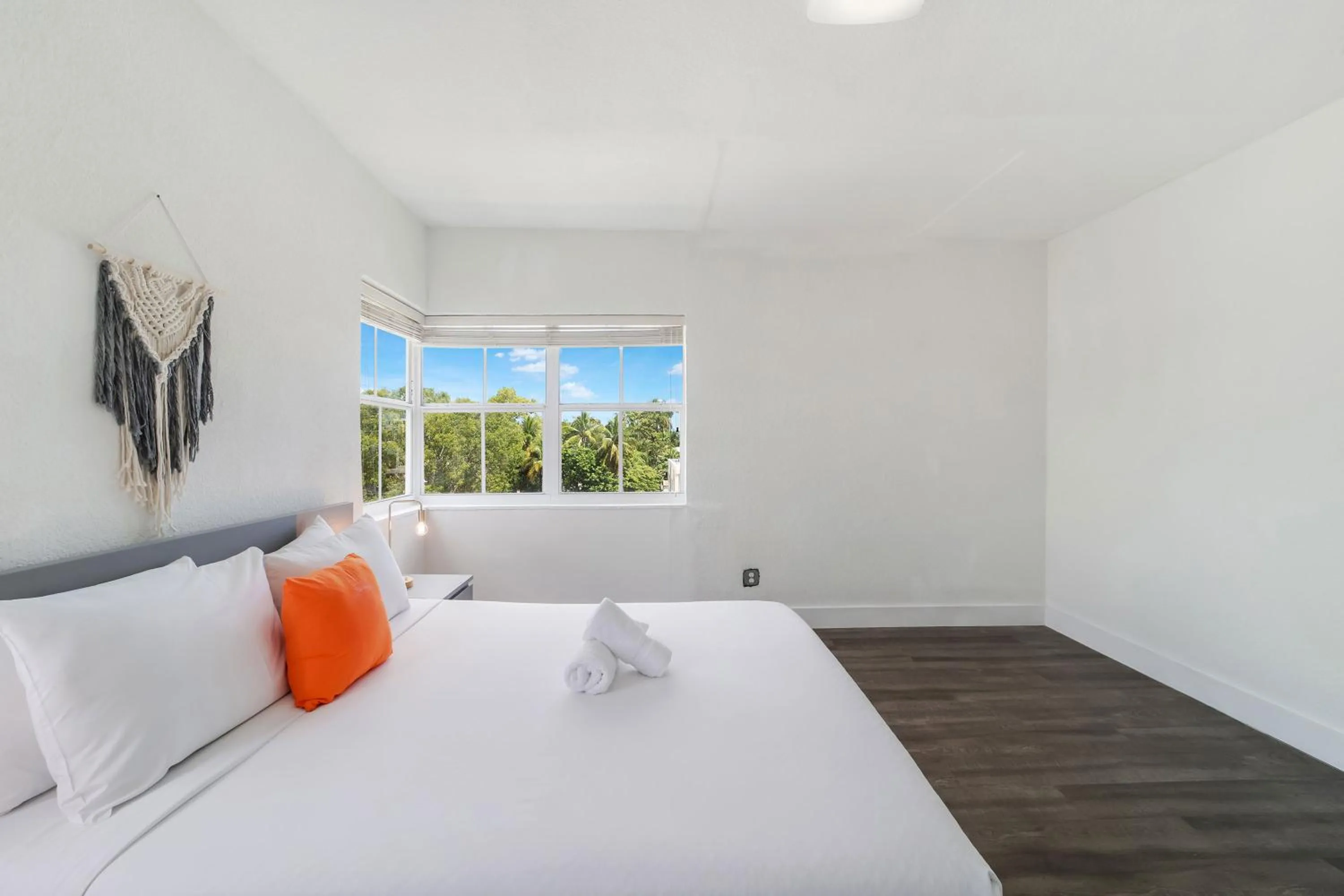 Bed in Treehouse Studio Hotel