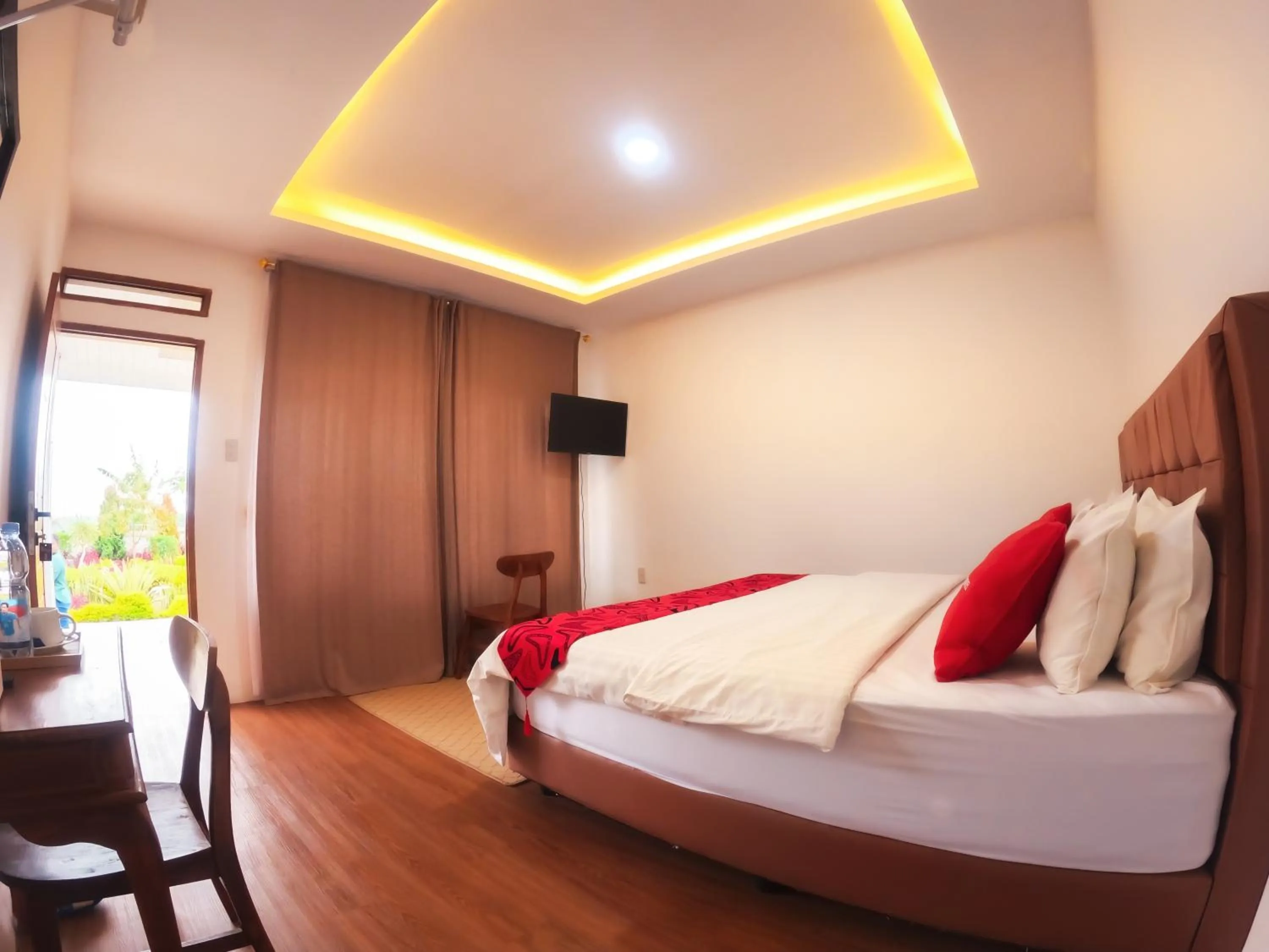 Bed in Noah Hotel Silangit