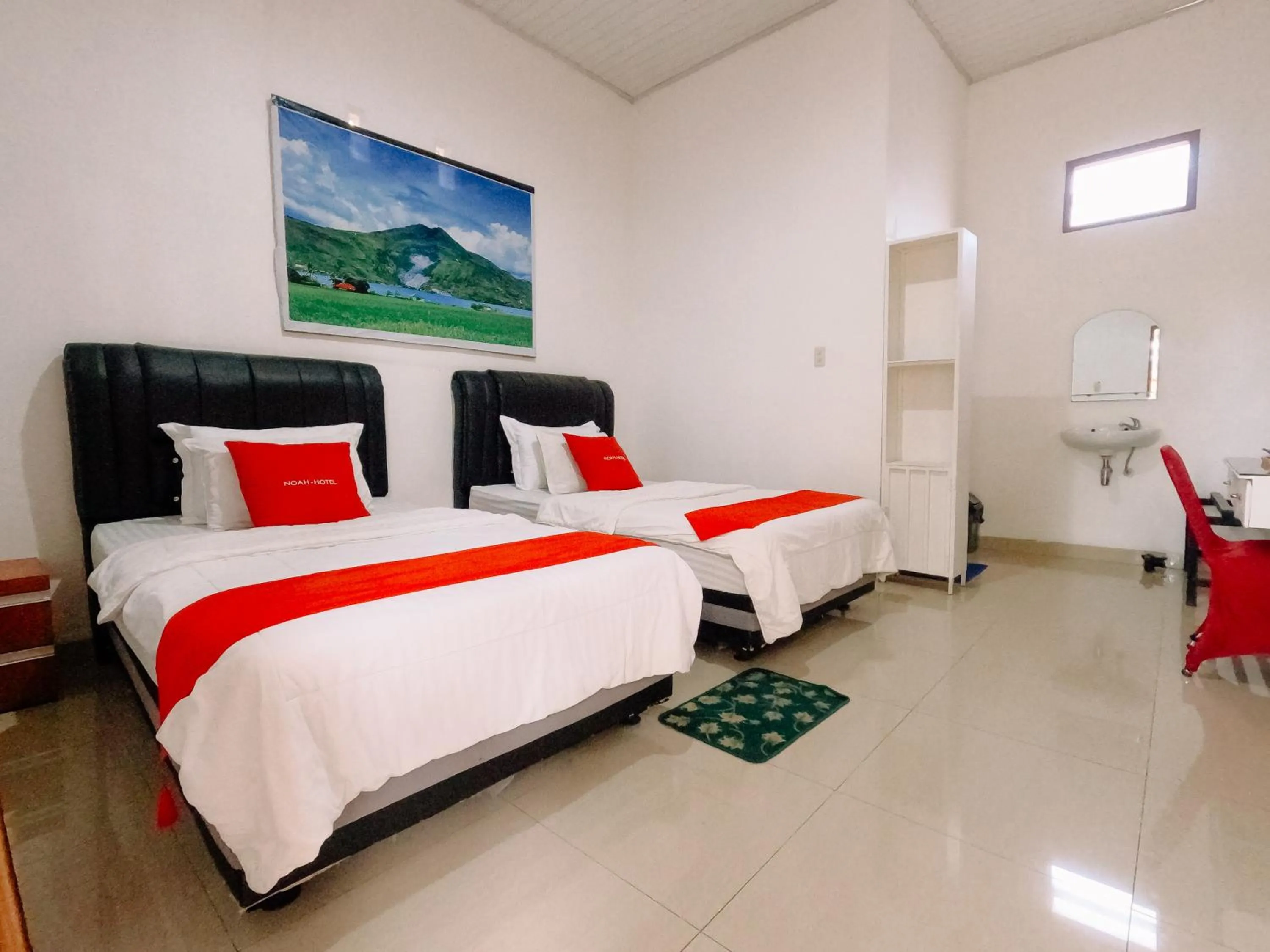 Bed in Noah Hotel Silangit