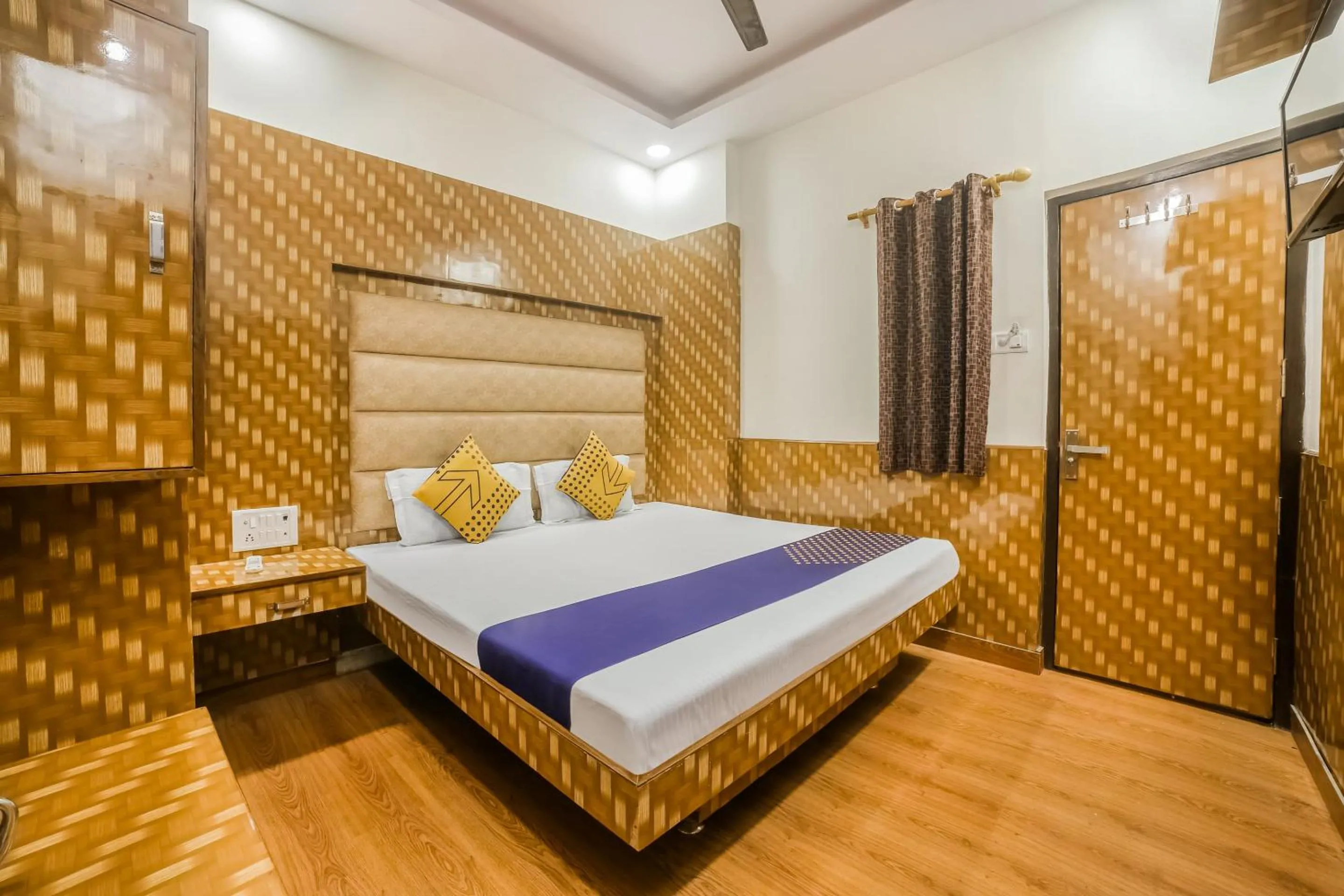 Bedroom, Bed in Hotel Silver Palace