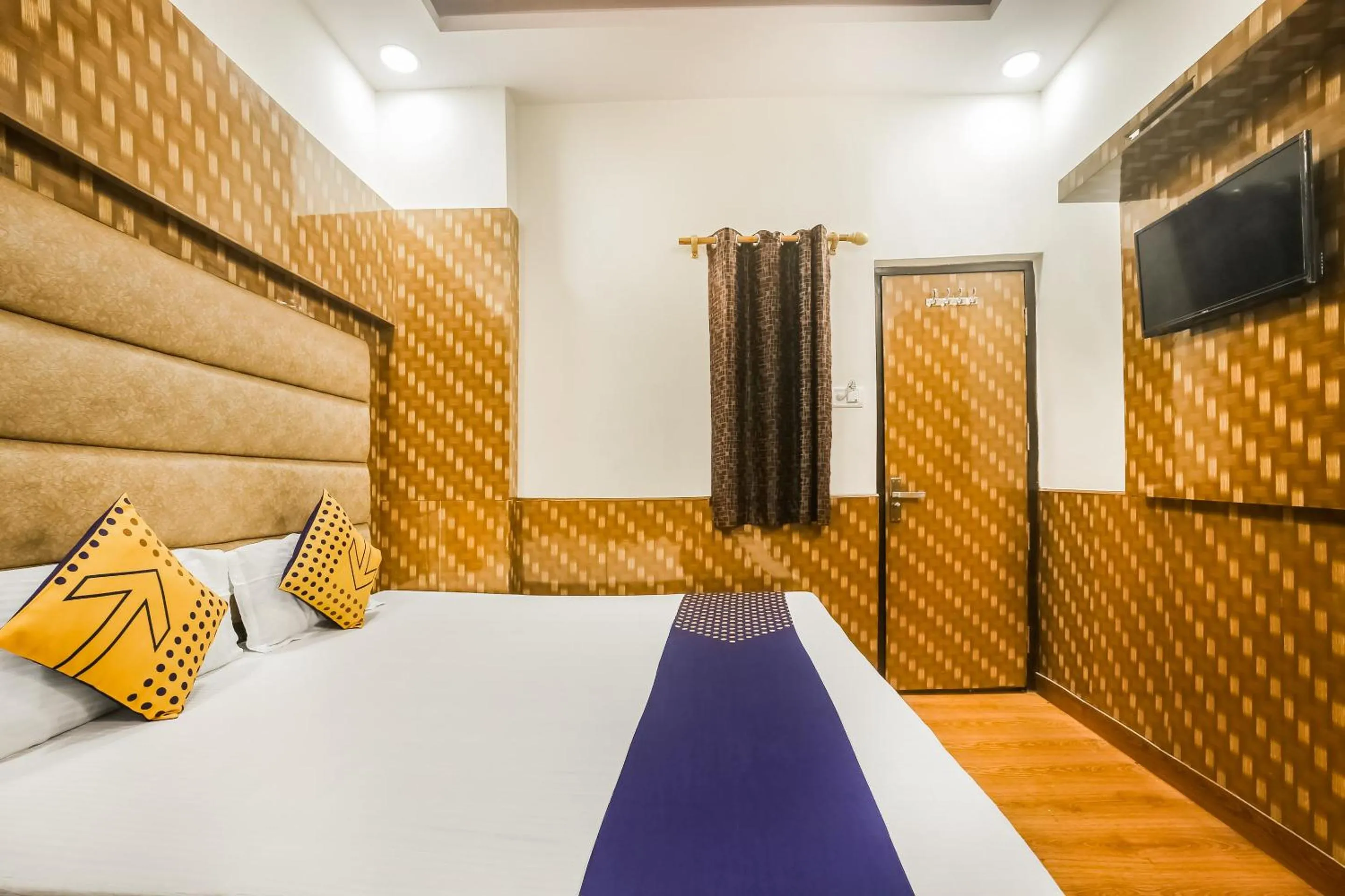 Bedroom, Bed in Hotel Silver Palace