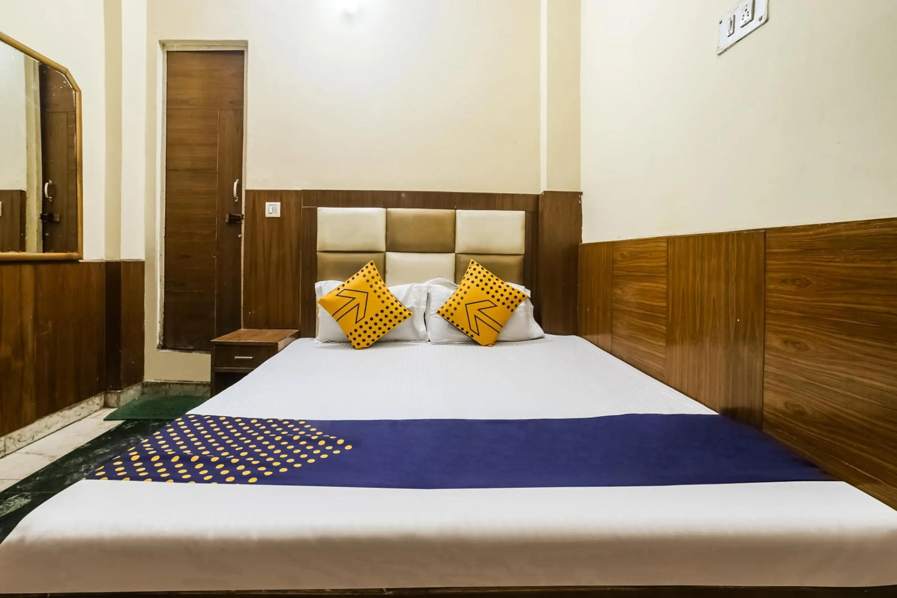 Bedroom, Bed in Hotel Silver Palace
