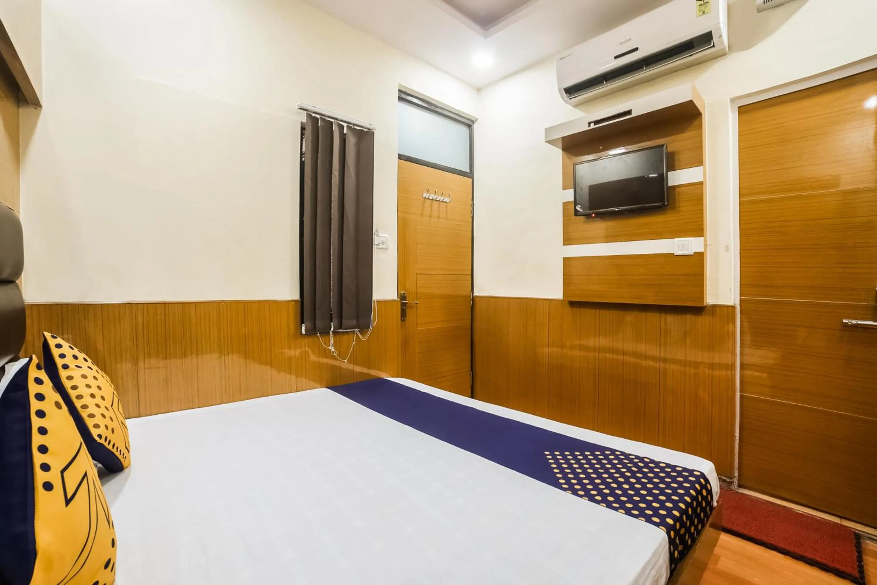 Bedroom, Bed in Hotel Silver Palace