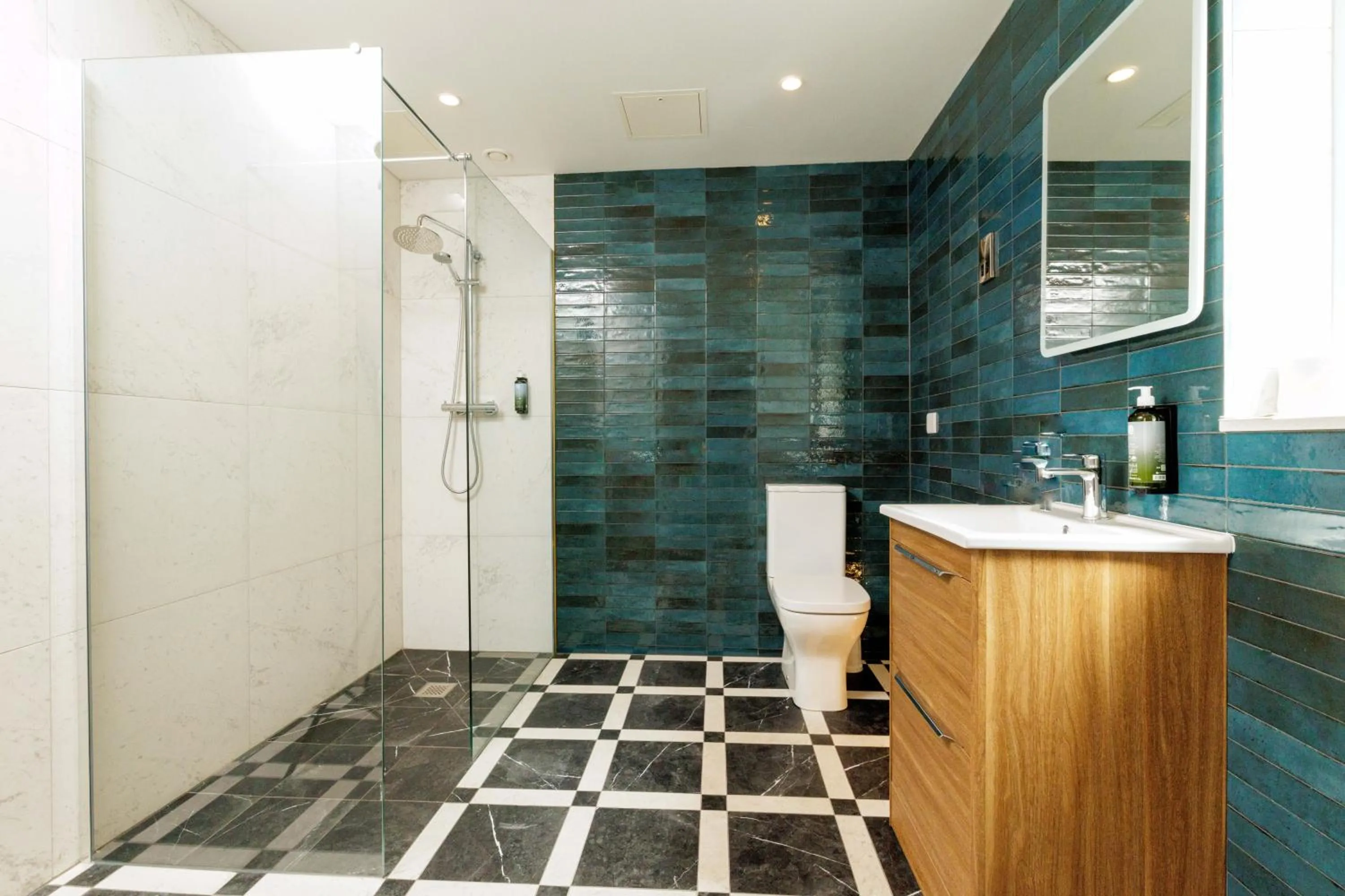 Shower in Club House Hotel Kilkenny