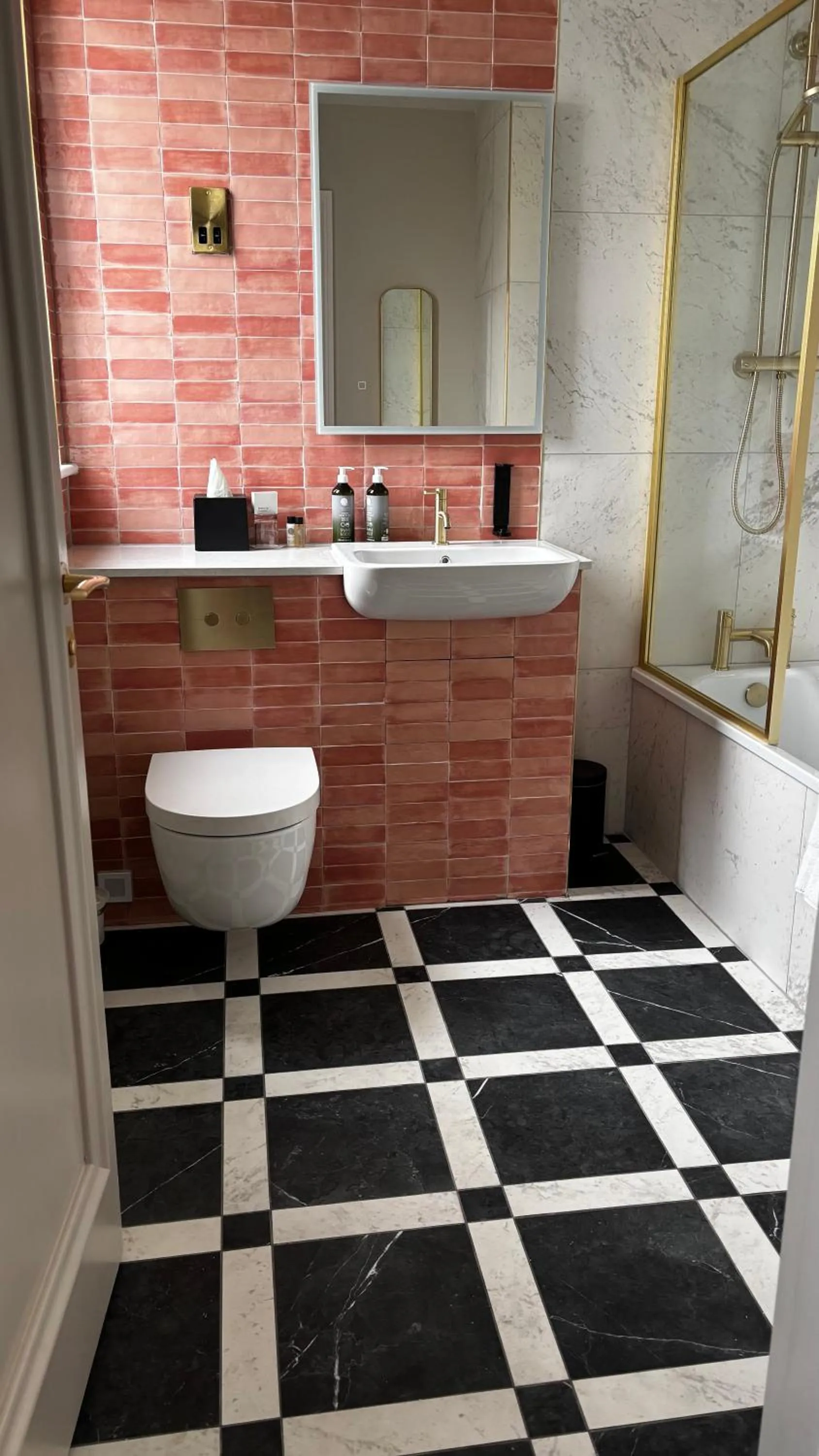 Bathroom in Club House Hotel Kilkenny