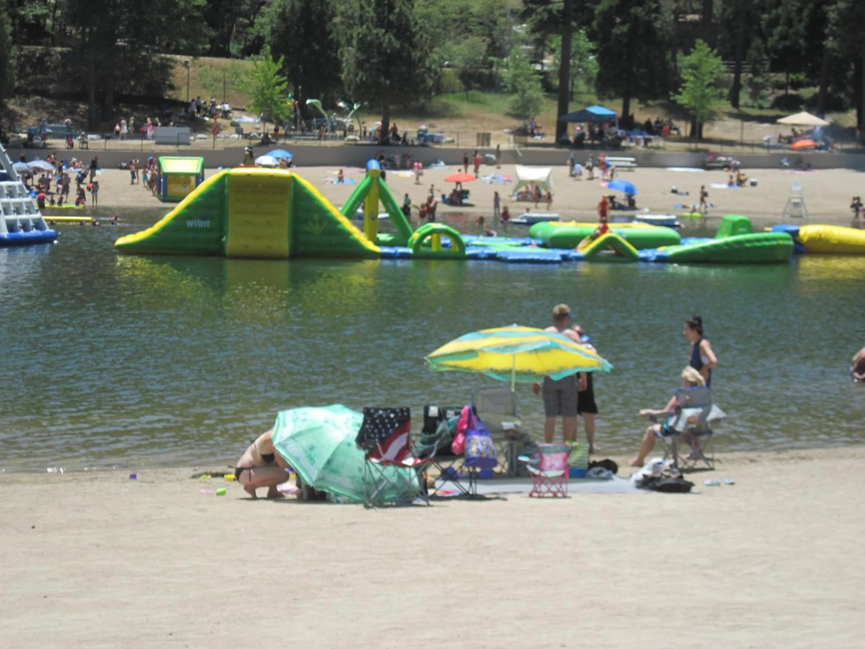 Day in The North Shore Inn