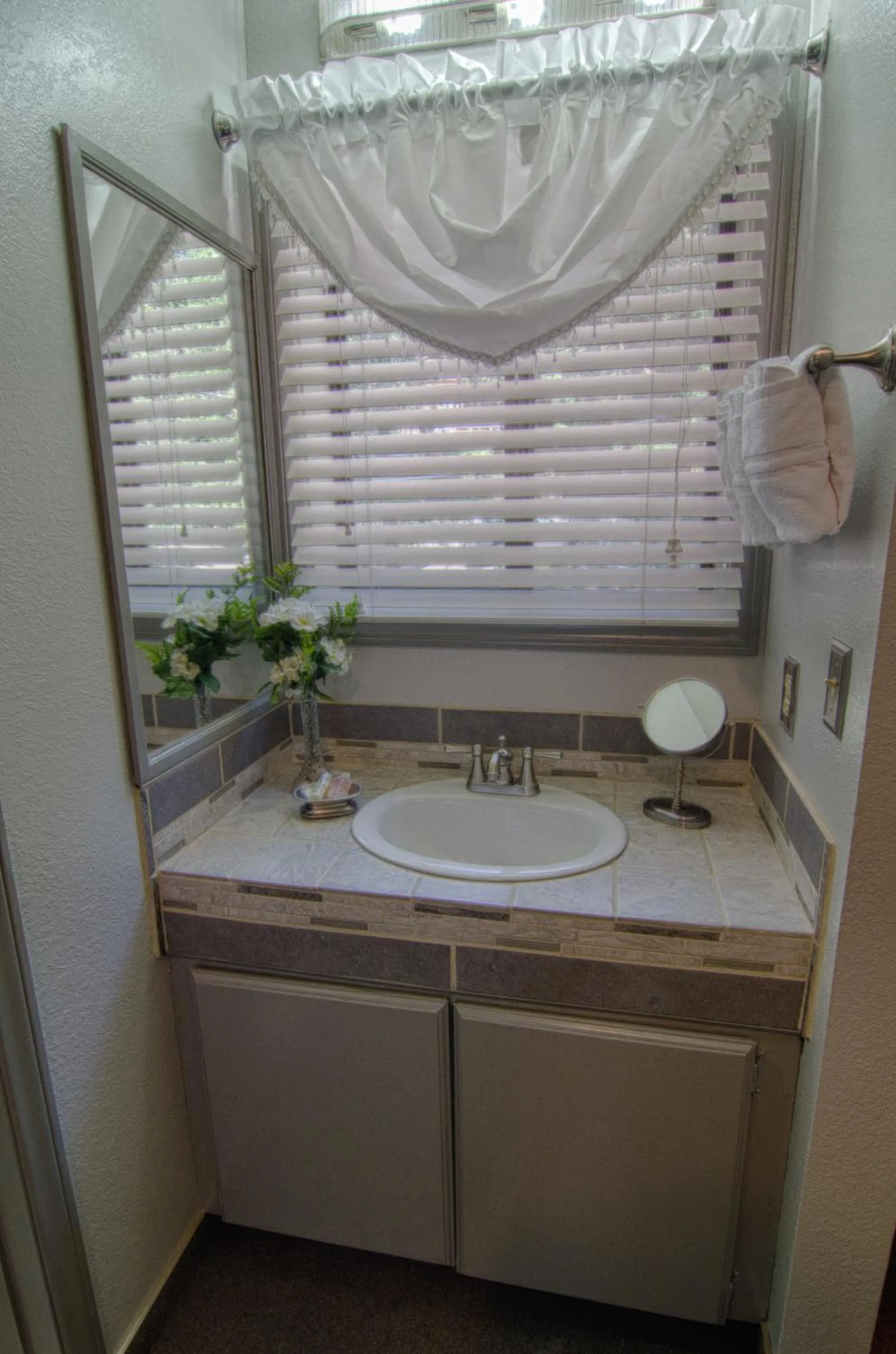 Decorative detail in The North Shore Inn