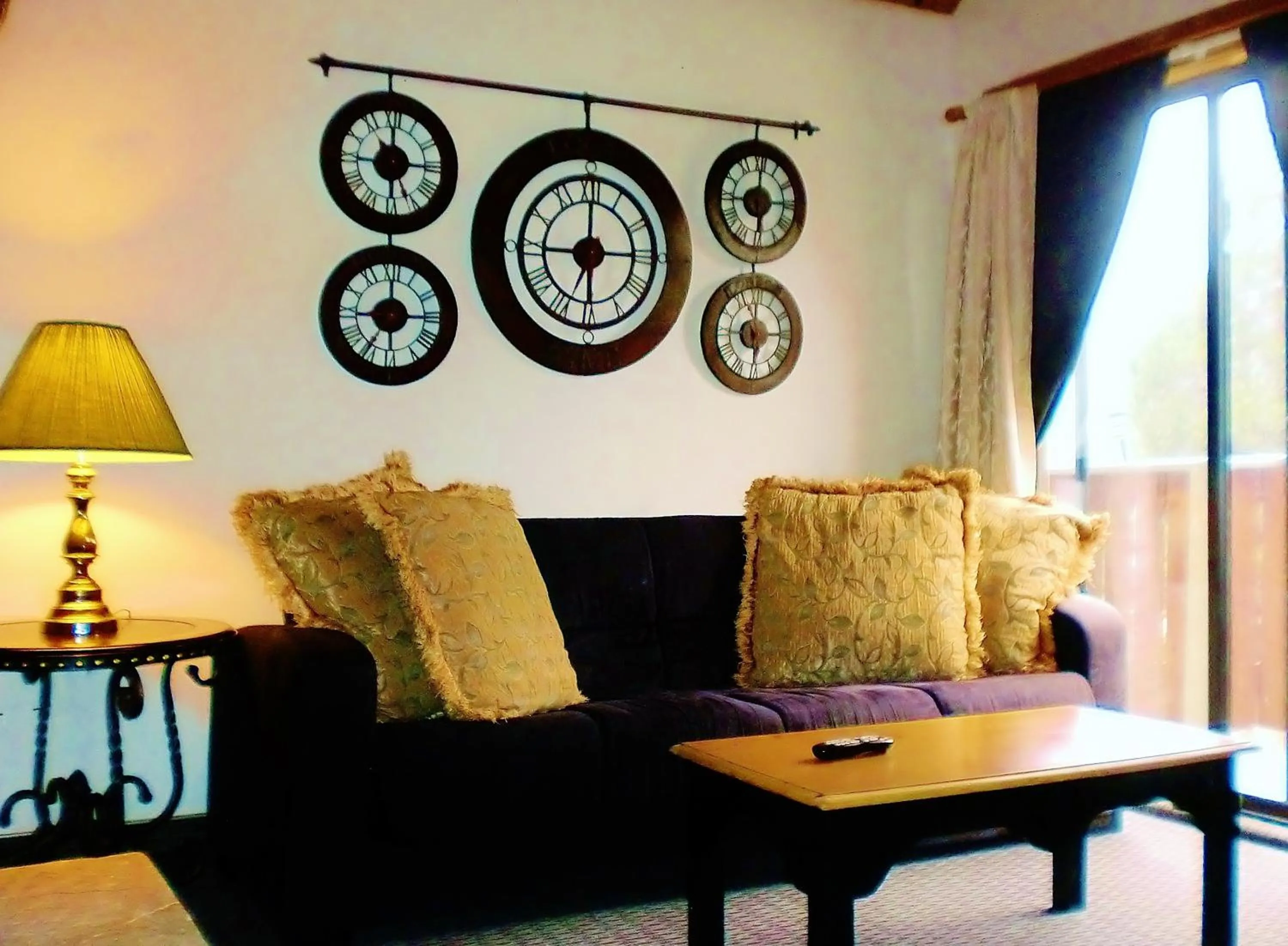 Living room in The North Shore Inn