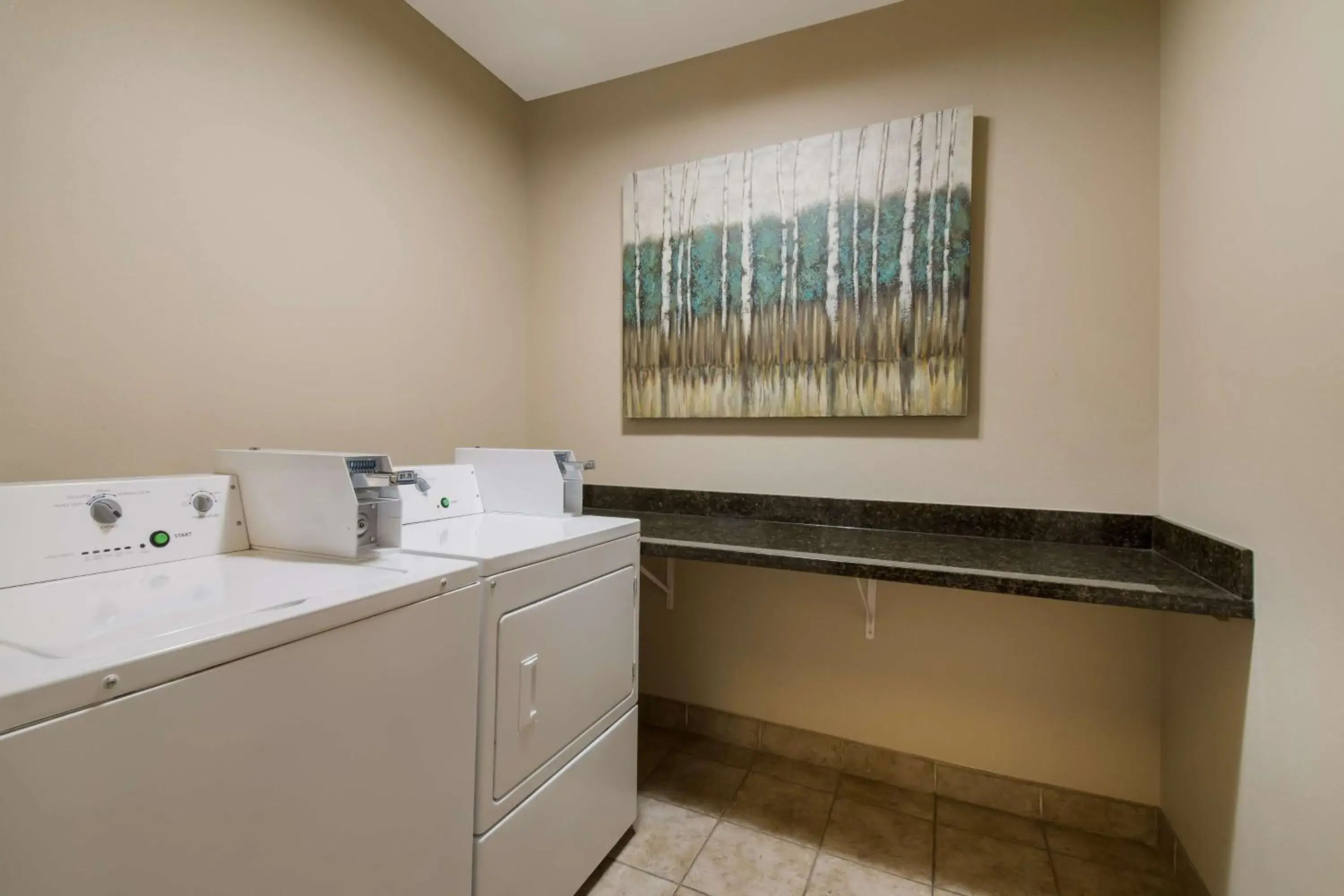 Property building in Best Western University Inn and Suites Property building in Best Western University Inn and Suites