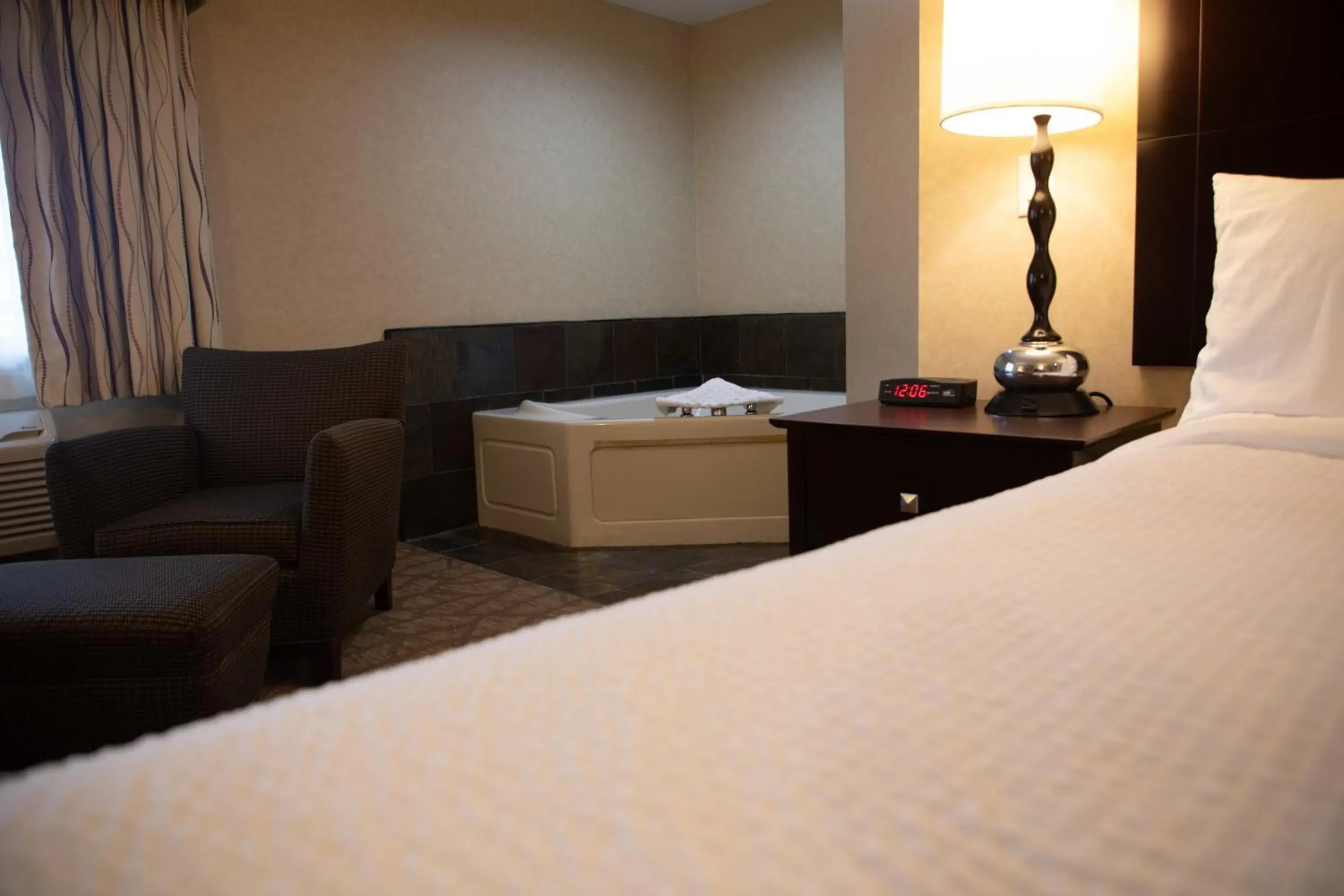 Bedroom, Bed in Best Western University Inn and Suites Bedroom, Bed in Best Western University Inn and Suites