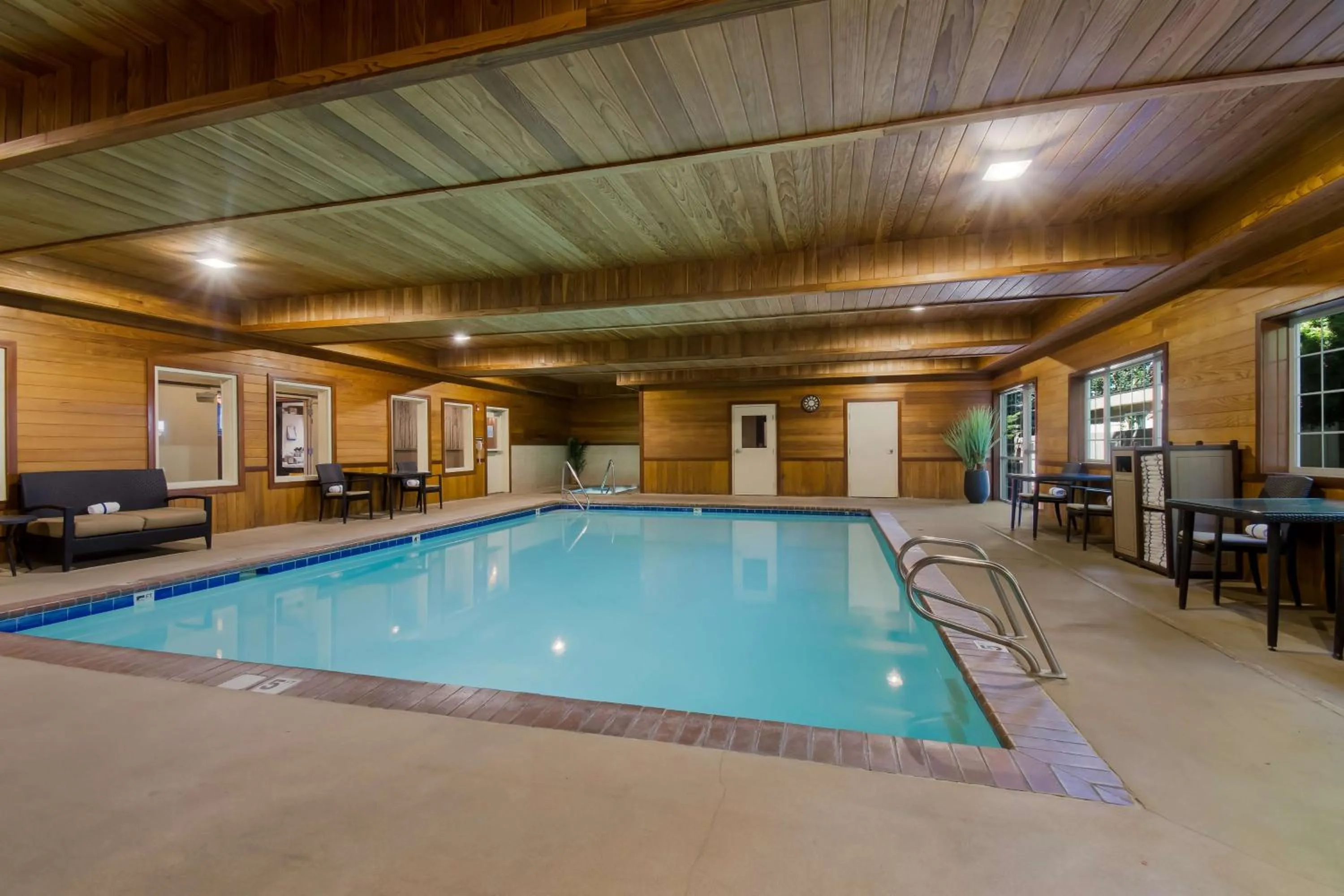 Pool view in Best Western University Inn and Suites