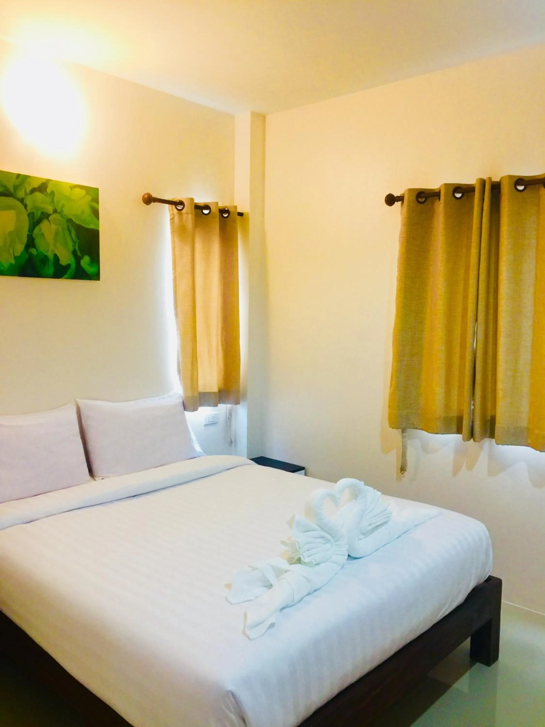 Photo of the whole room, Bed in DE ROSE Hotel Chiang Mai