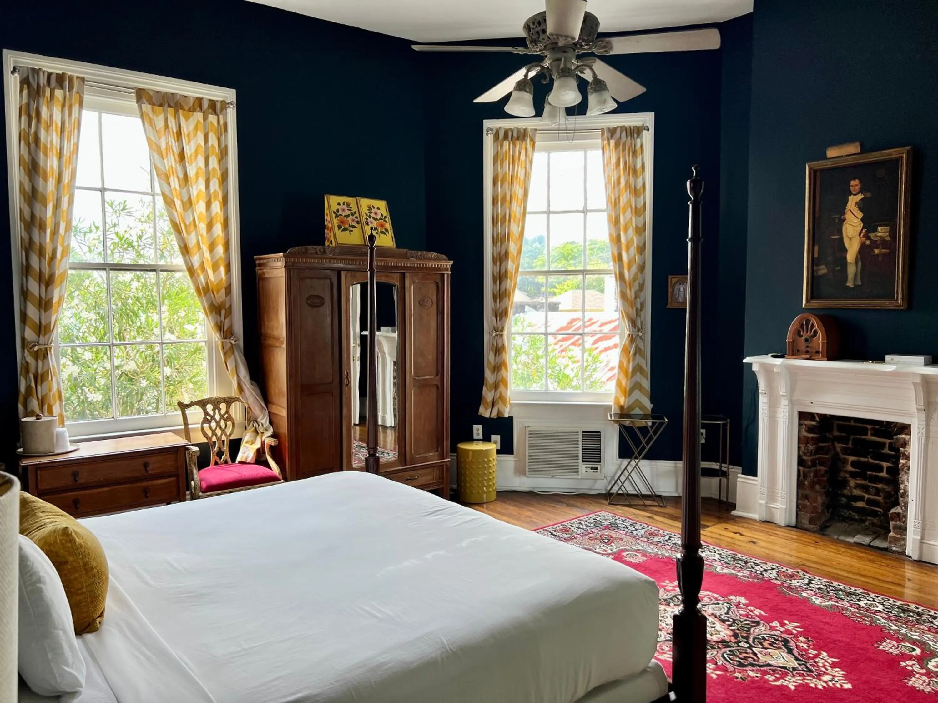 Bed in Creole Gardens Guesthouse and Inn