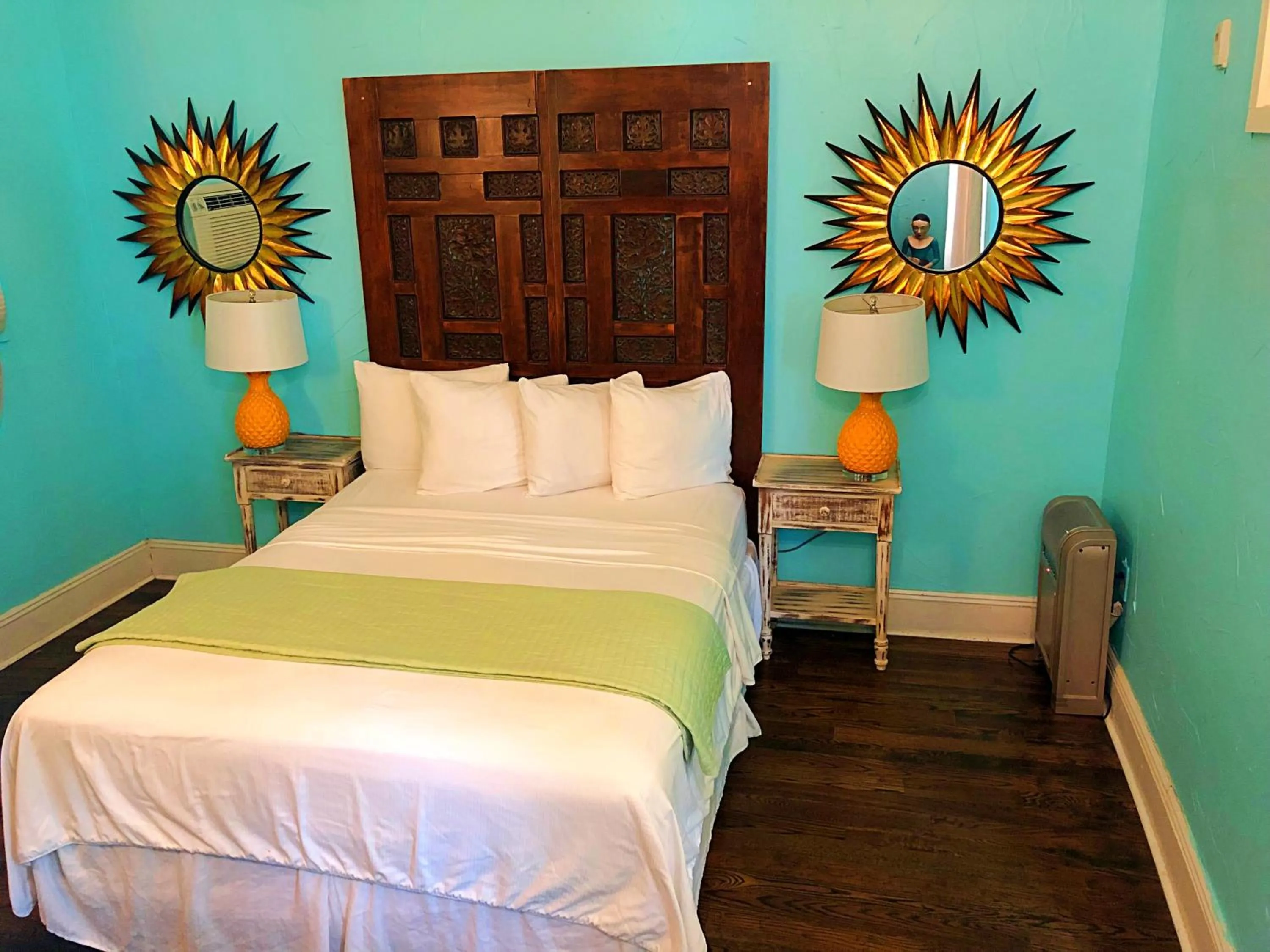 Bed in Creole Gardens Guesthouse and Inn