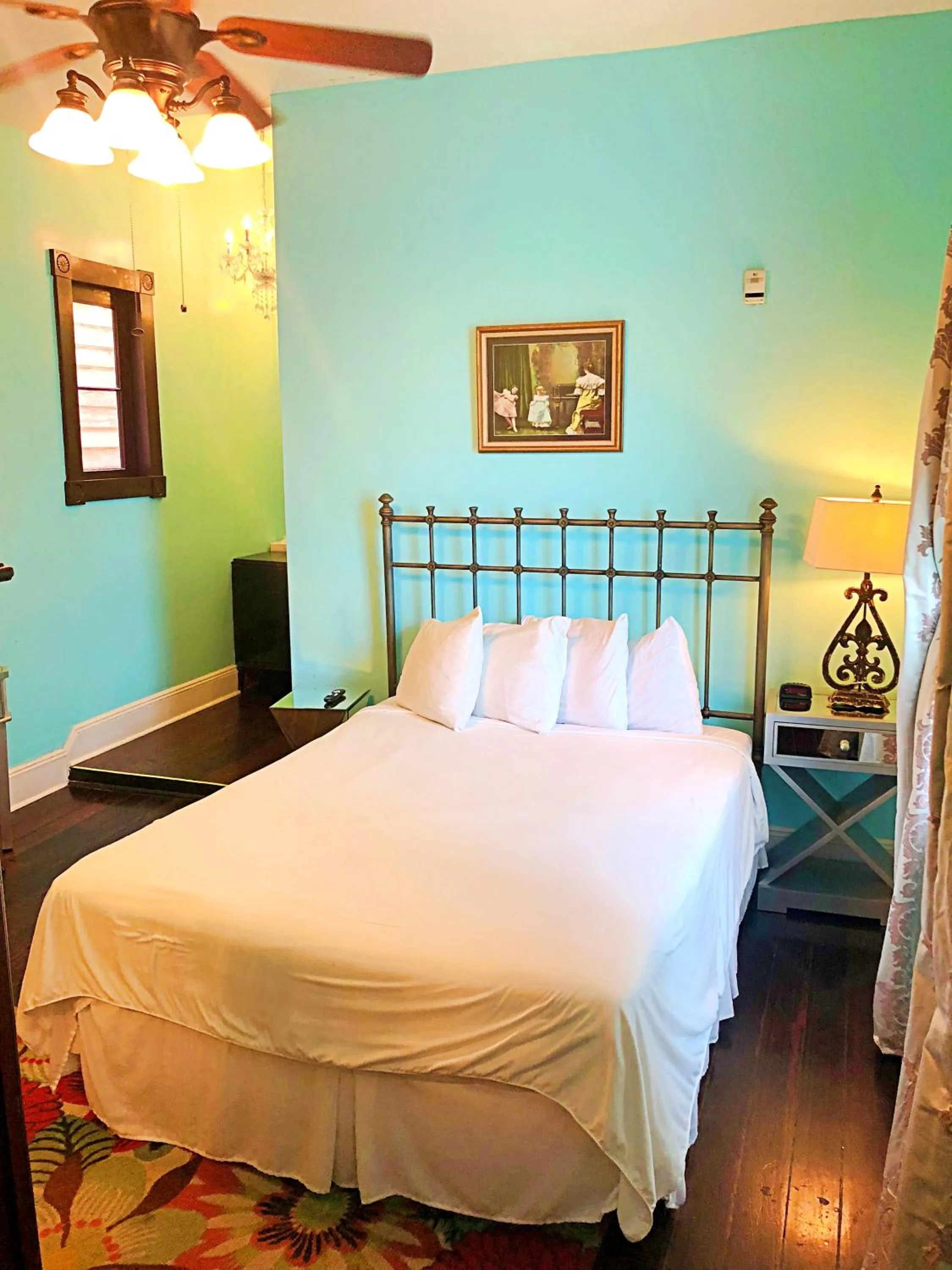Bed in Creole Gardens Guesthouse and Inn