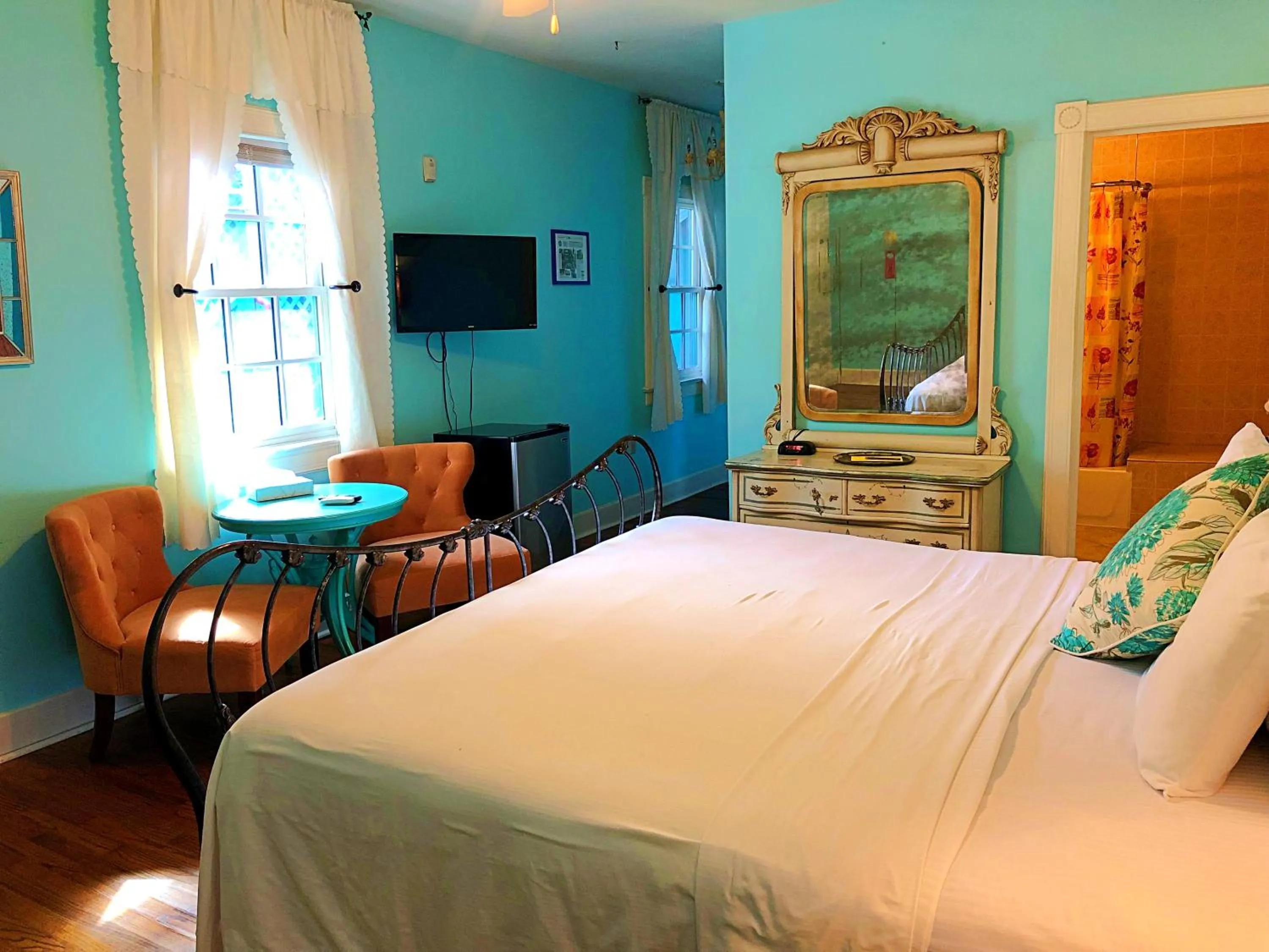 Bed in Creole Gardens Guesthouse and Inn