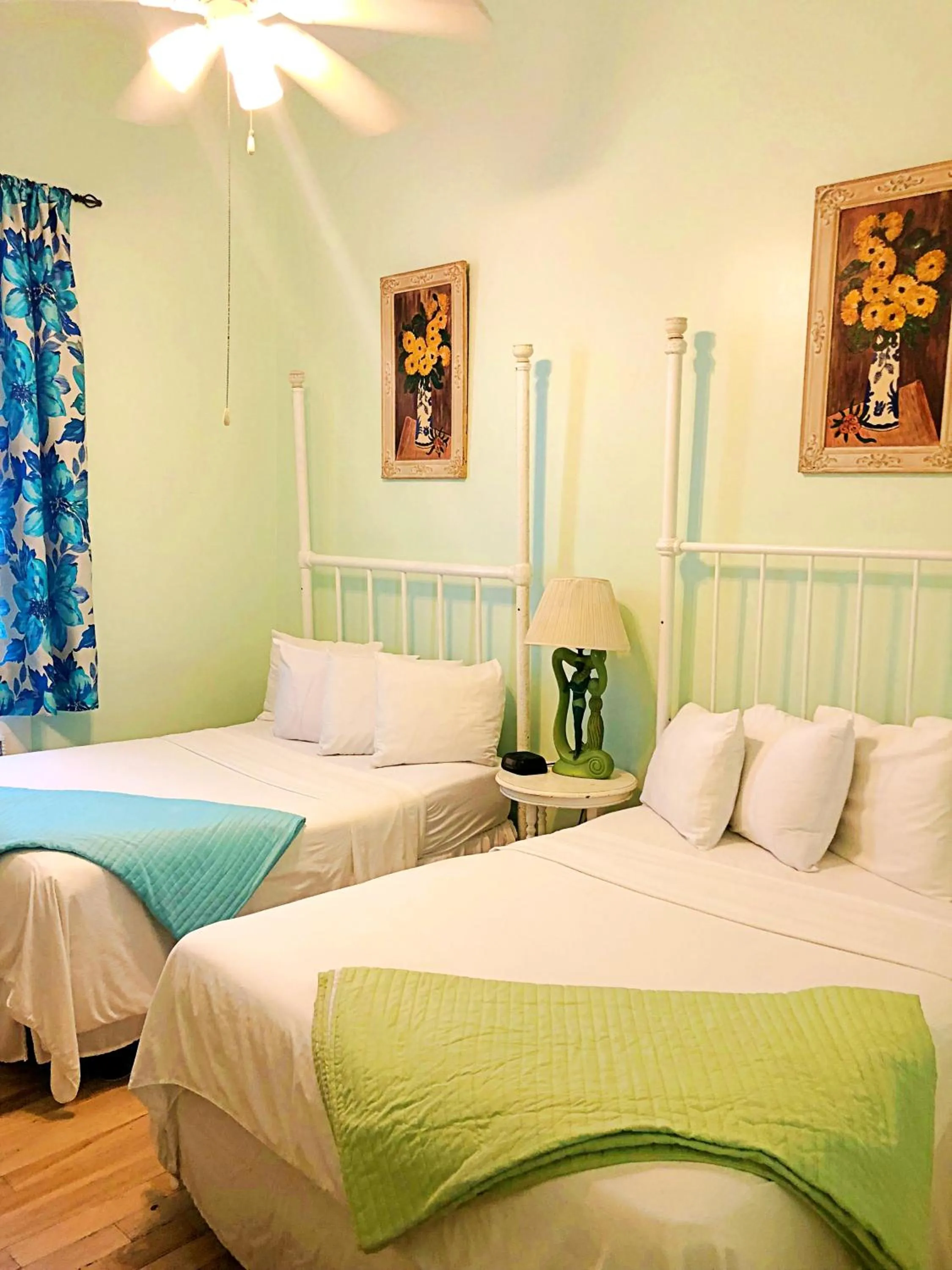 Bed in Creole Gardens Guesthouse and Inn