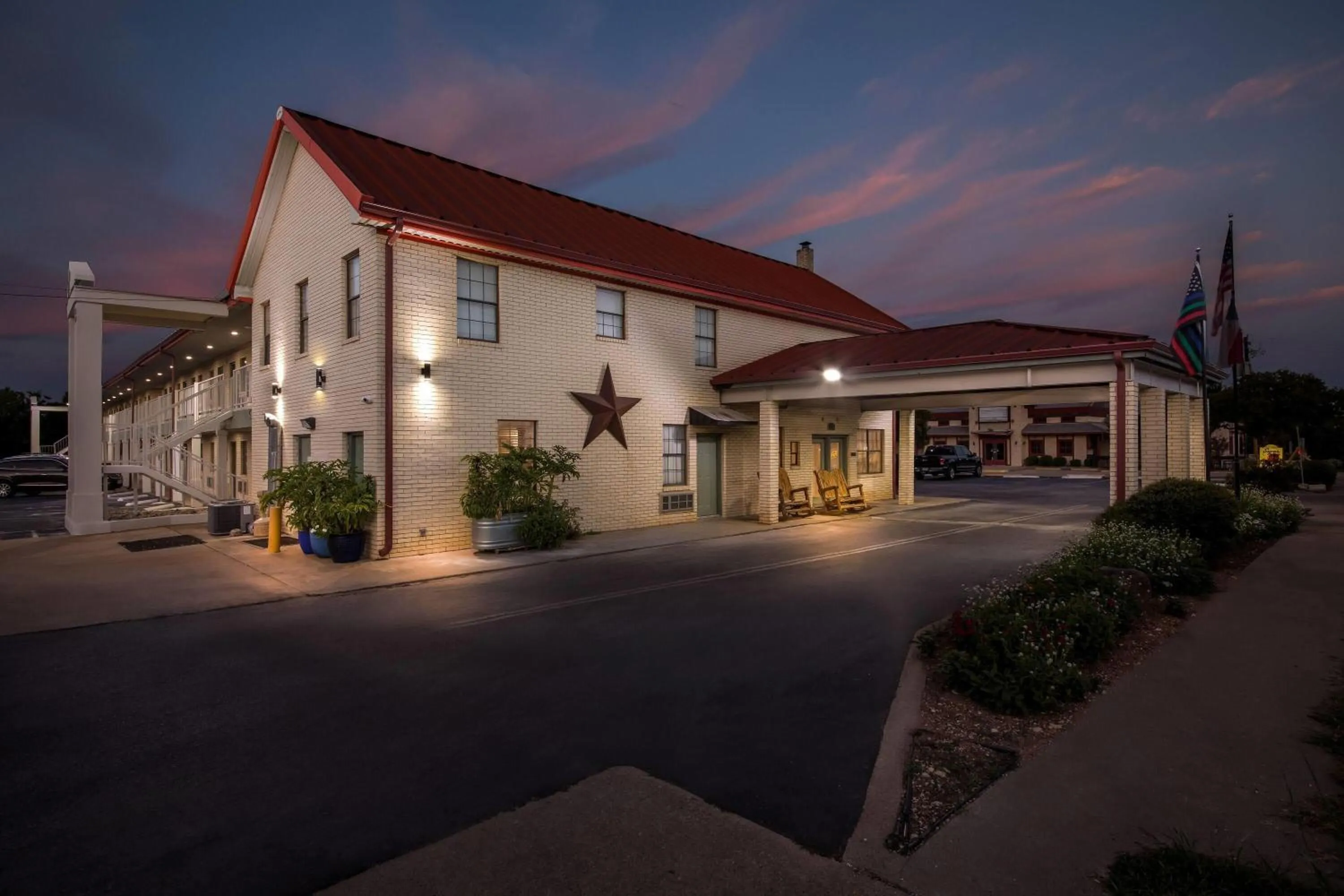 Property building in Super 8 by Wyndham Fredericksburg