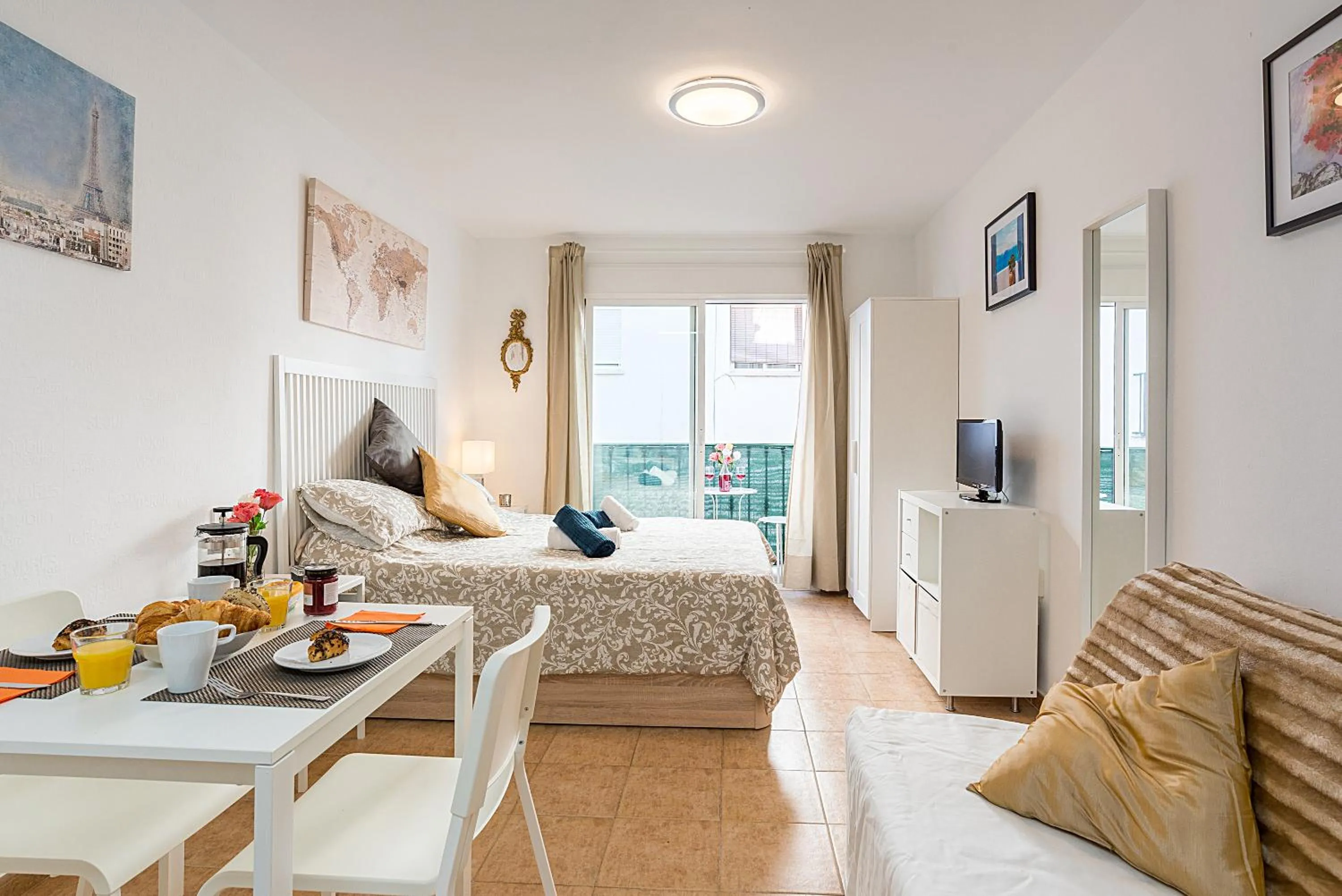 Bed in Studios Nerja Center E