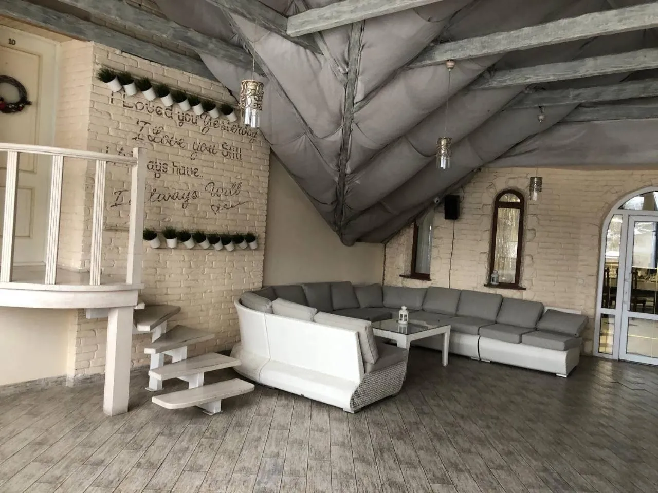 Seating area in Knyazhyi Dvir