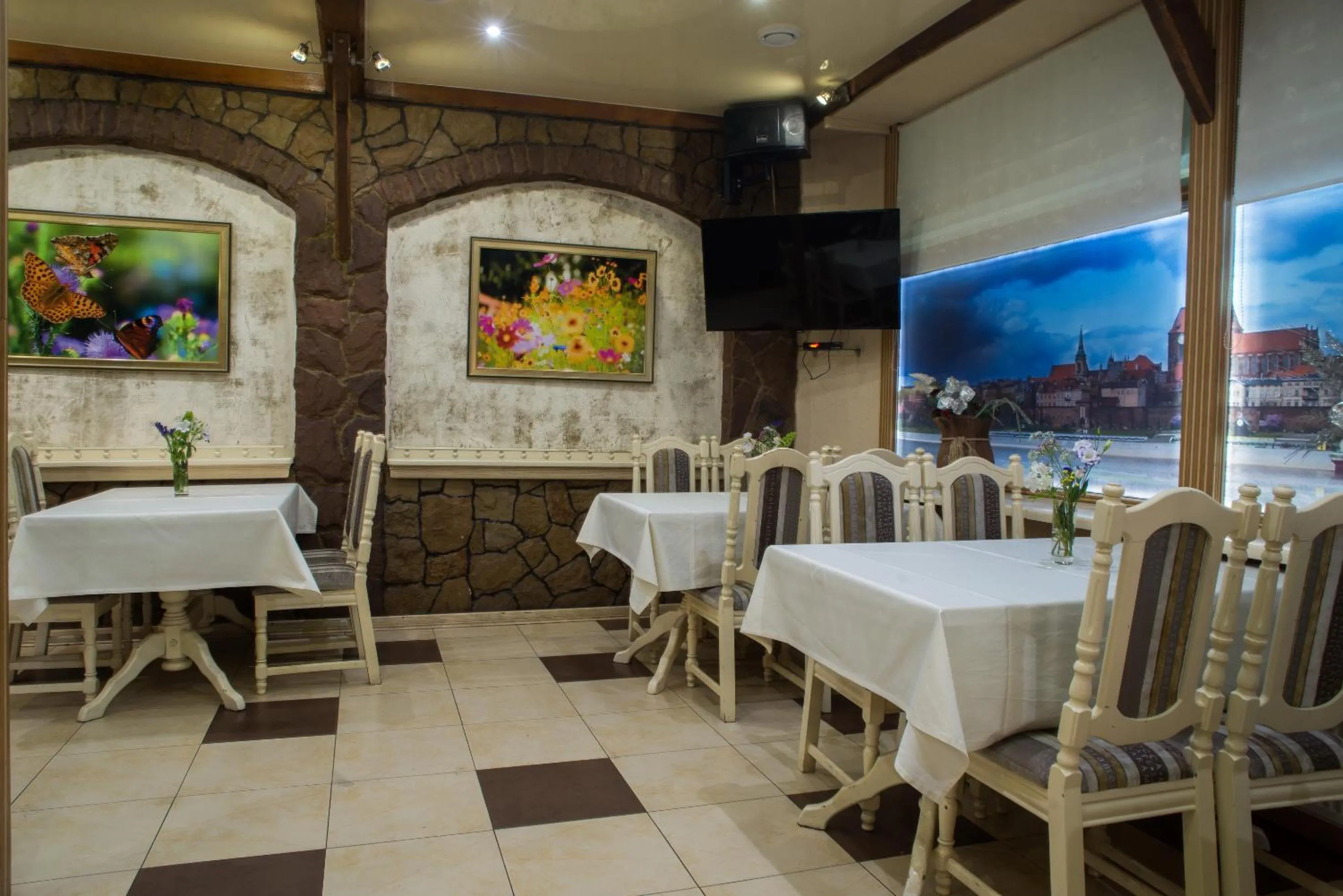 Restaurant/places to eat in Knyazhyi Dvir
